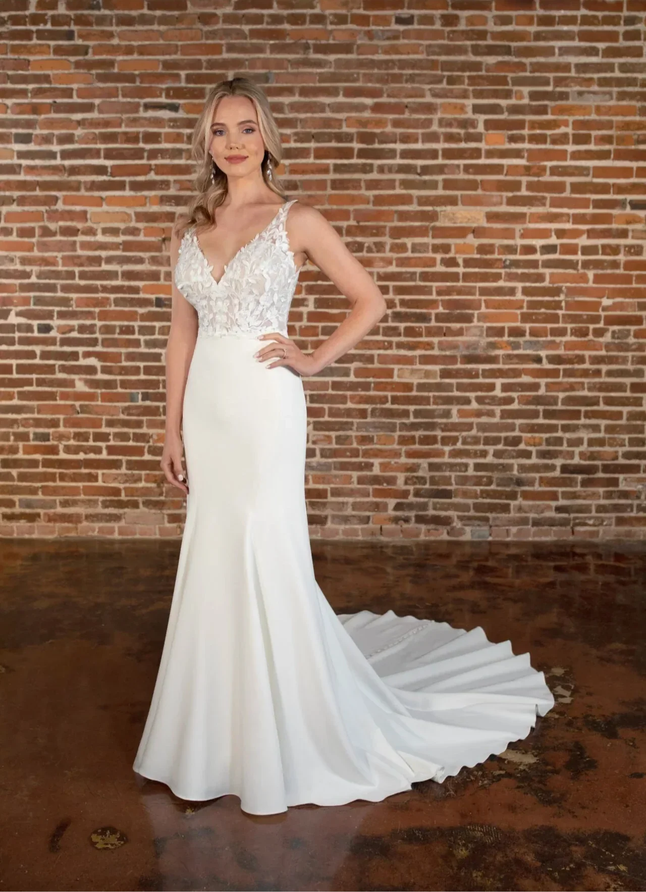 Essense-D3699-Wedding-Dress3_1800x1800.webp