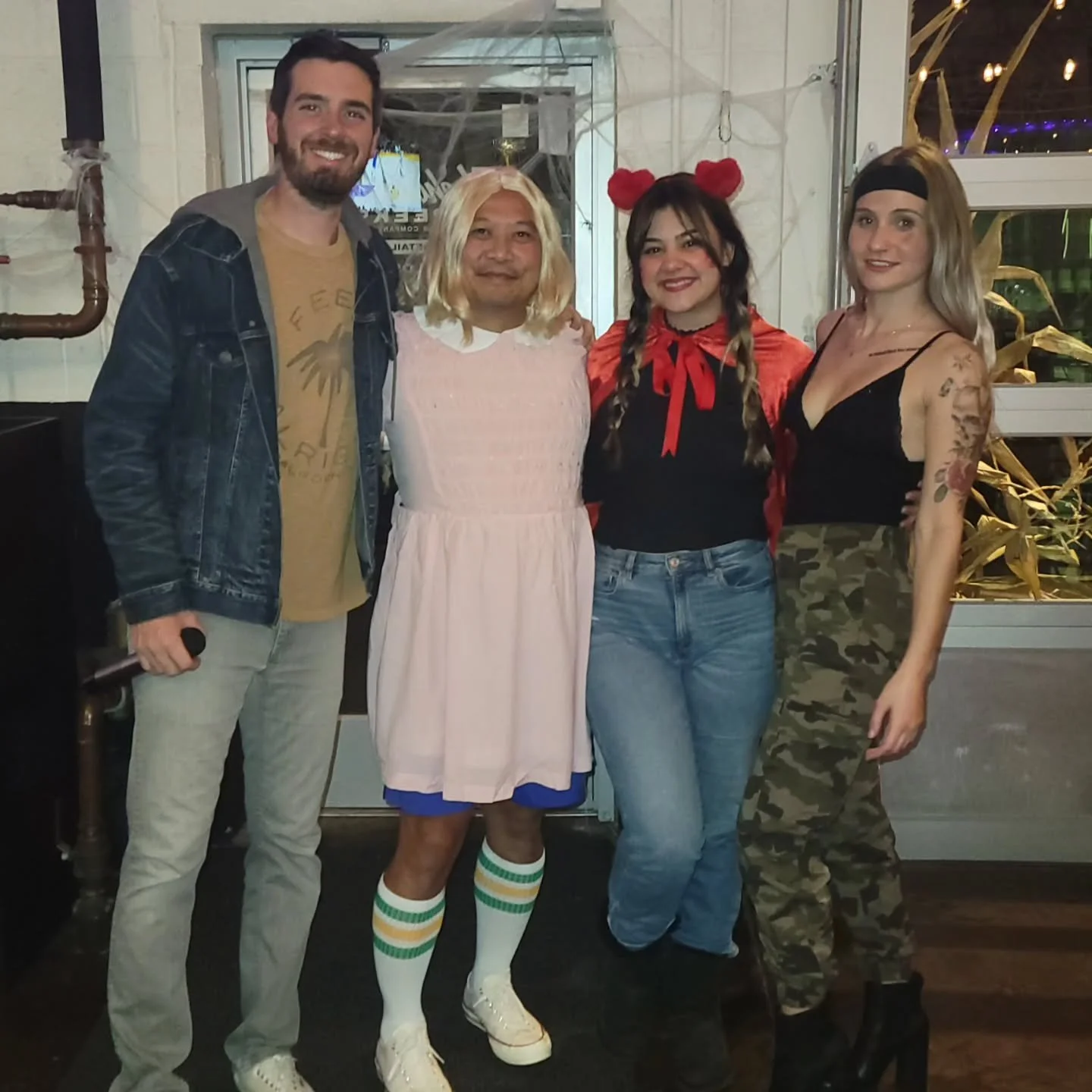 Its Halloween week, and starting this evening we'll be giving bonus points to any team that comes in costume.

2 points seem fair? Maybe 3 if it's like REALLY good.  Probably 4 if a dog is dressed up.  We'll see. 

I'll be at @neshaminycreekbrewing_d