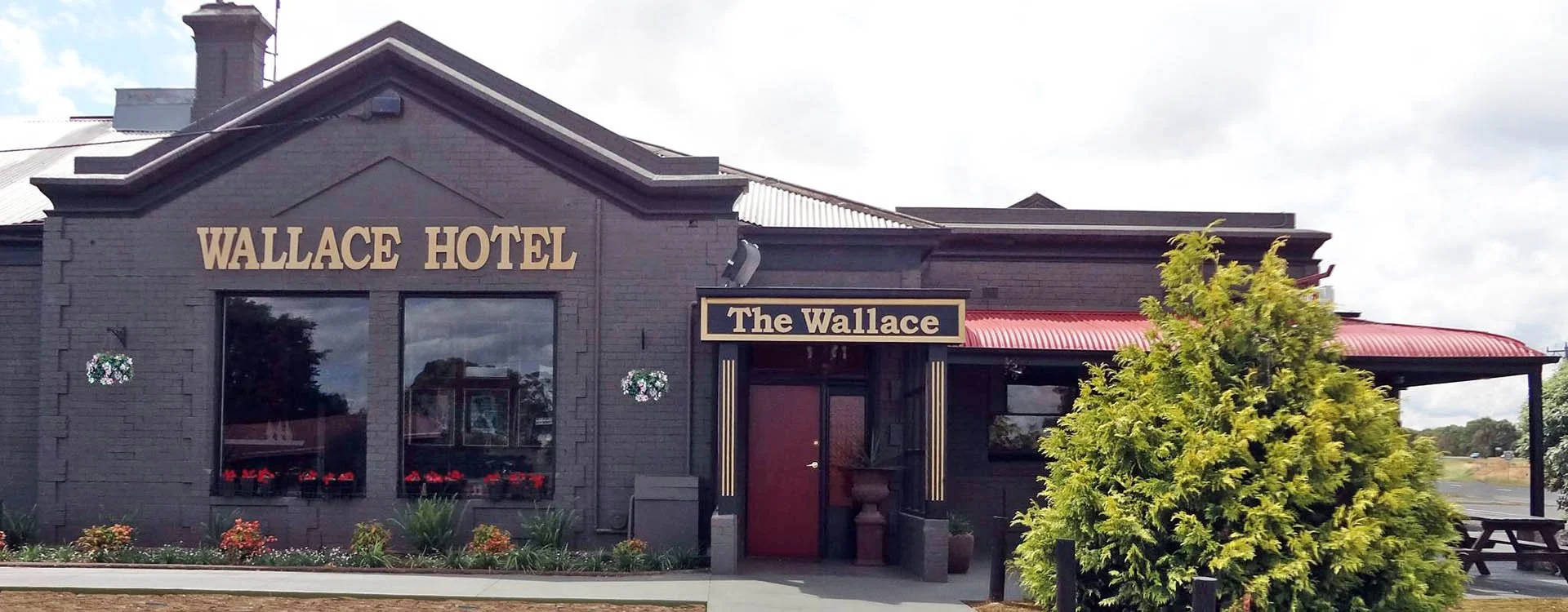 wallace-hotel-meals.jpg?profile=RESIZE_400x