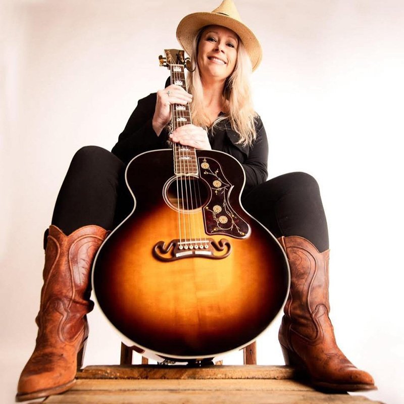 Live music with Bec Peel at the Border Inn