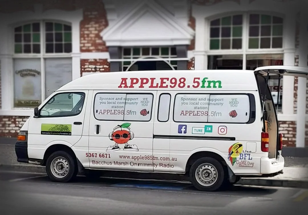 Support Apple 98.5 FM