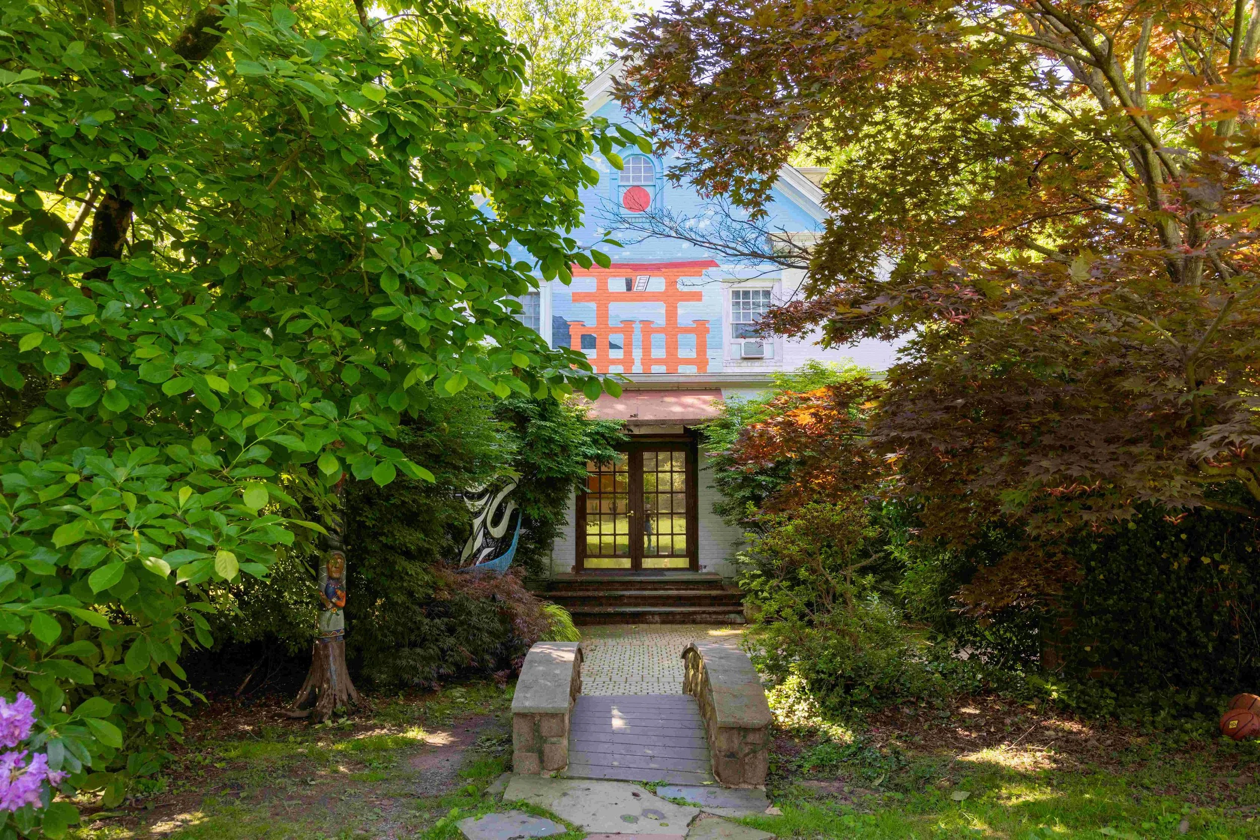 White House, Japan Entrance