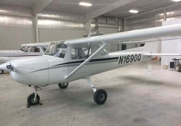 Cessna 150L (0).jpg