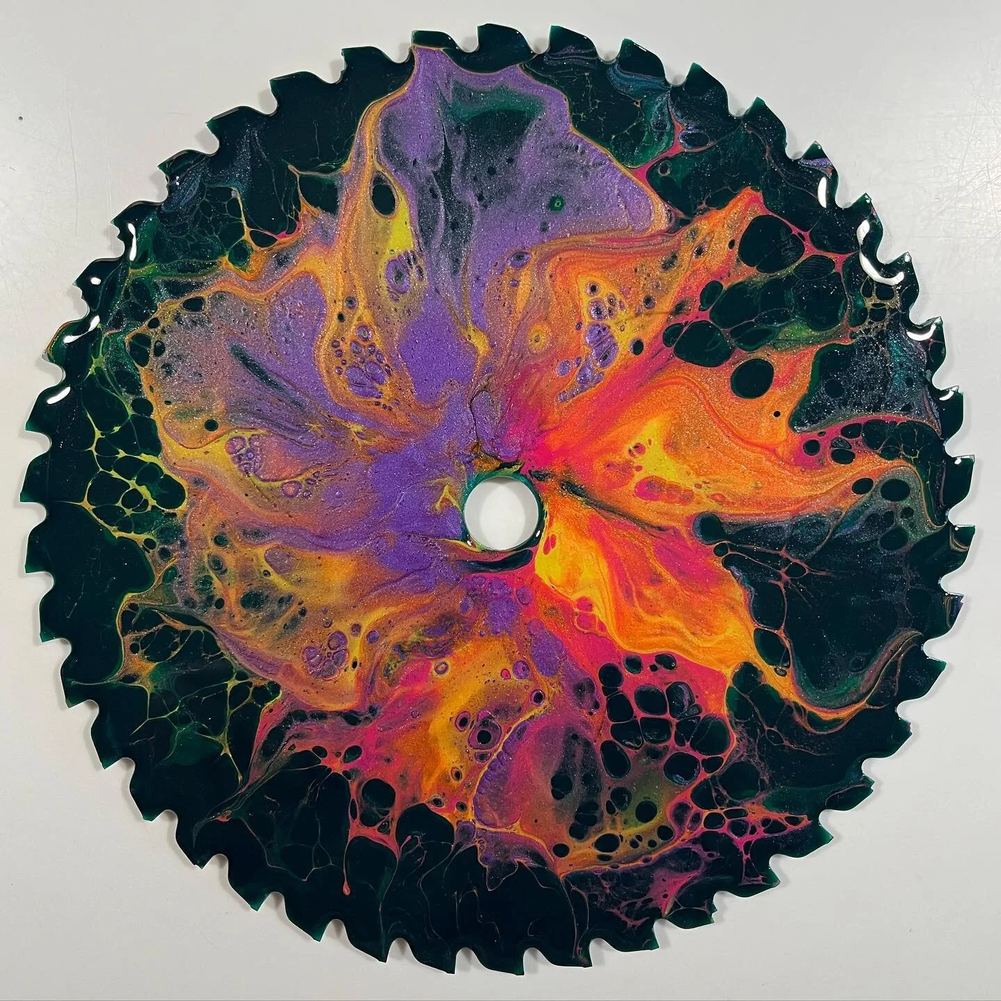 Aubrey 🌸🌈🤘🏻
Acrylic on 8&rdquo; sawblade
.
.
.
.
.
.
#paintpour #flower #floralart #littleshopofhorrors #yvr #artwork #acrylic