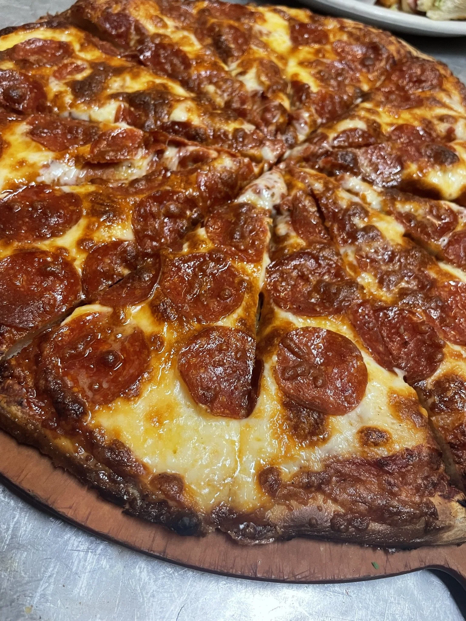 Cloverleaf Sports Bar & Grill Pepperoni Pizza.jpeg