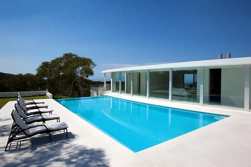 Elanora_White_C_800px.webp