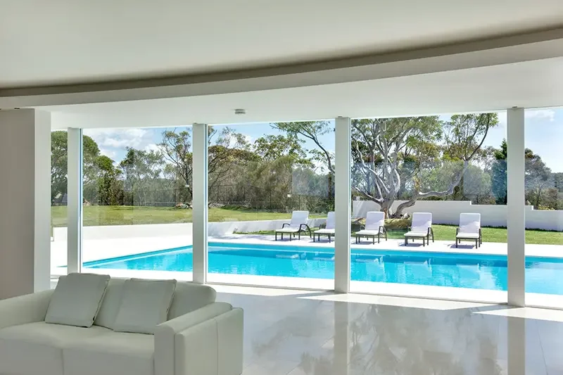 Elanora_White_E_800px.webp