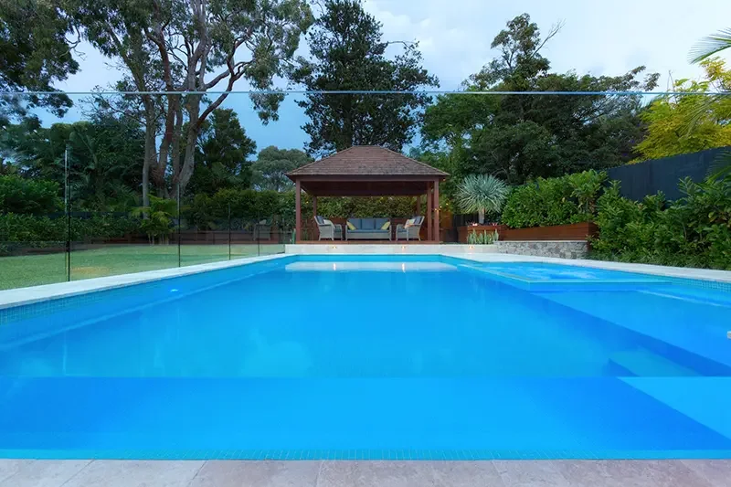 Elanora_Glass_G_800px.webp
