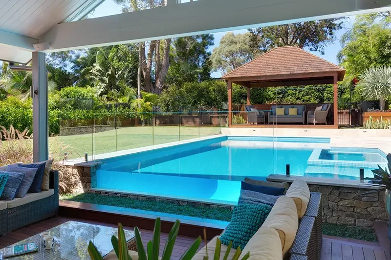 Elanora_Glass_A_800px.webp
