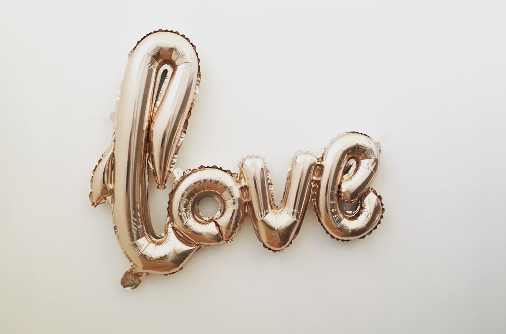 How to know the difference between love addiction and a crush