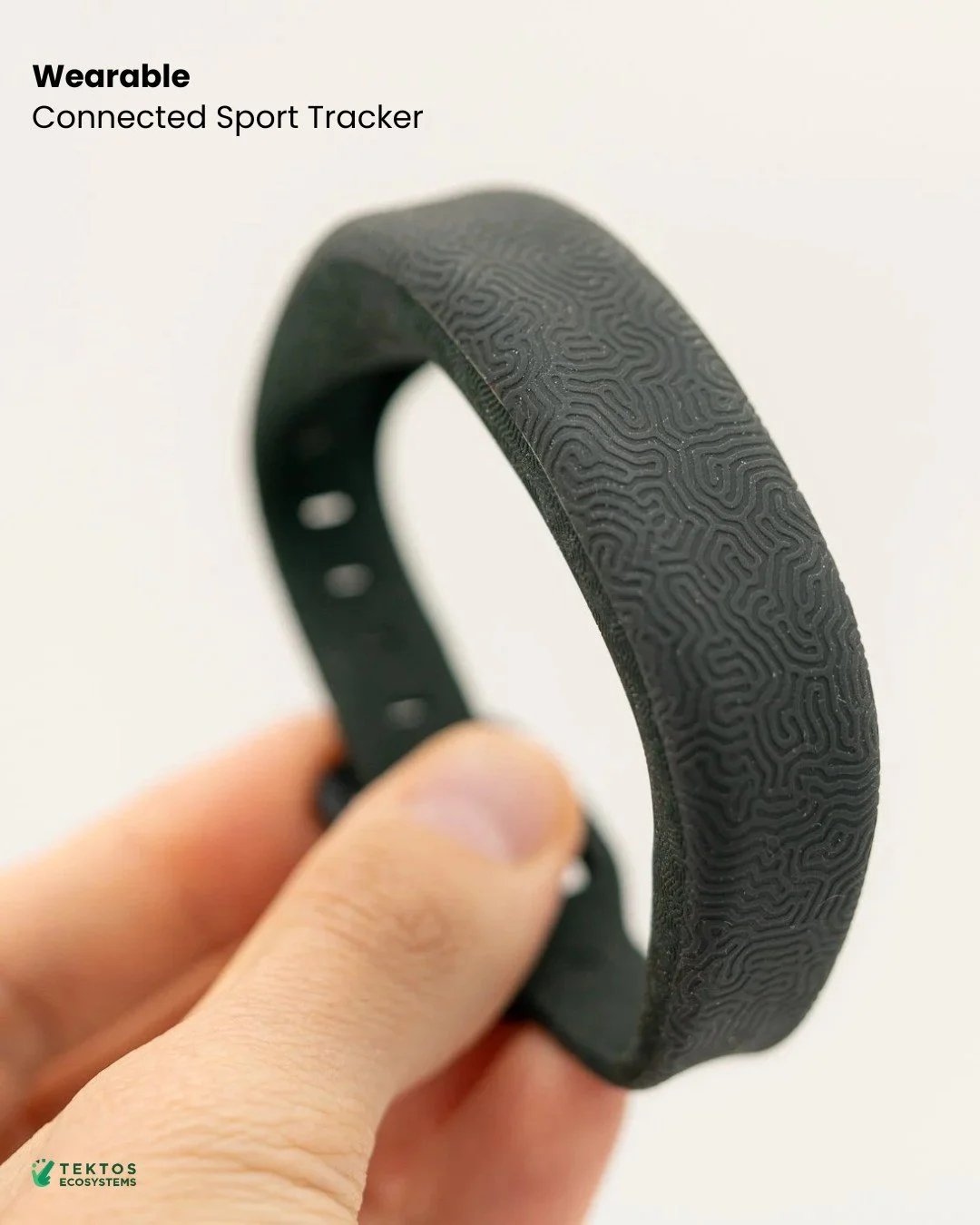 How do you take a bold idea like a wearable sports
tracker that helps athletes push their limits and turn it into
a real product people can trust and love? That was the
challenge.​

Our client envisioned a sleek device with accurate real-
time tracki