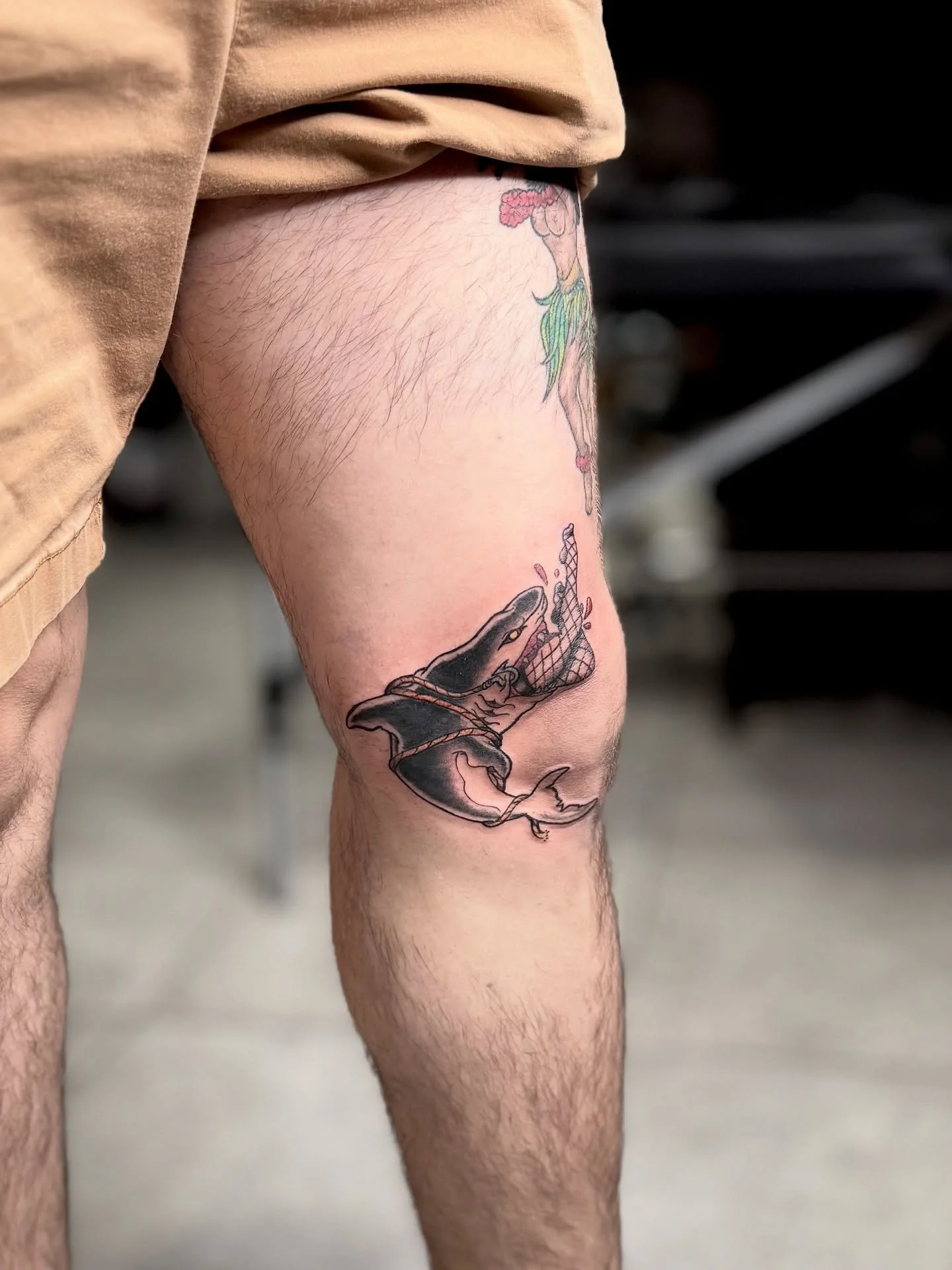 custom traditional shark ♡

ask for Nine when you come into the shop.

booking for December.

link in bio to book. 

cash preferred.
deposit required.

see you soon ♡

#671
#guamartist
#guamtattoo
#guampiercer
#guamtattoos
#guampiercings
#navybasegua