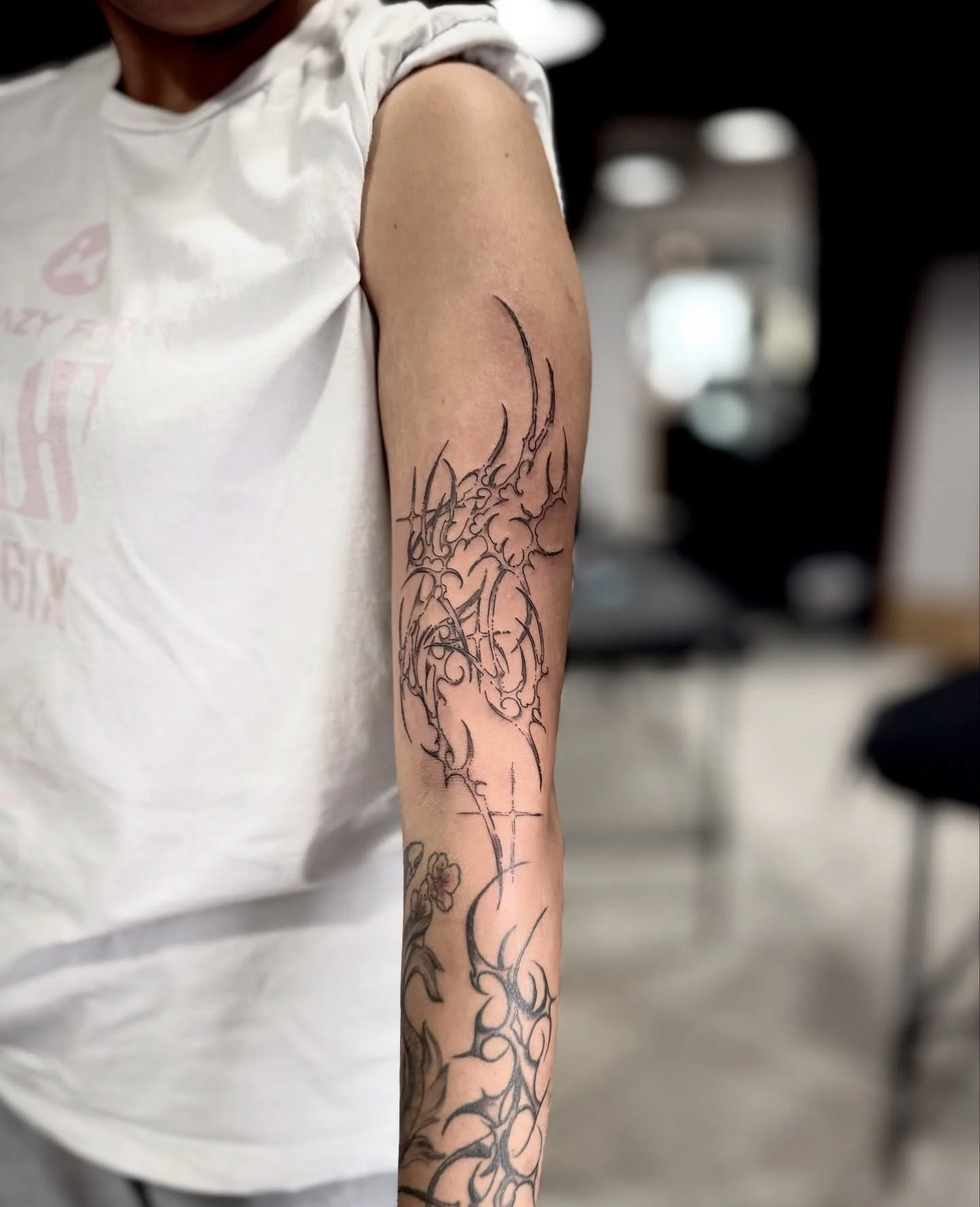 custom sigilism ♡
(bottom portion not done by me)

ask for Nine when you come into the shop.

booking for December.

link in bio to book. 

cash preferred.
deposit required.

see you soon ♡

#671
#guamartist
#guamtattoo
#guampiercer
#guamtattoos
#gua