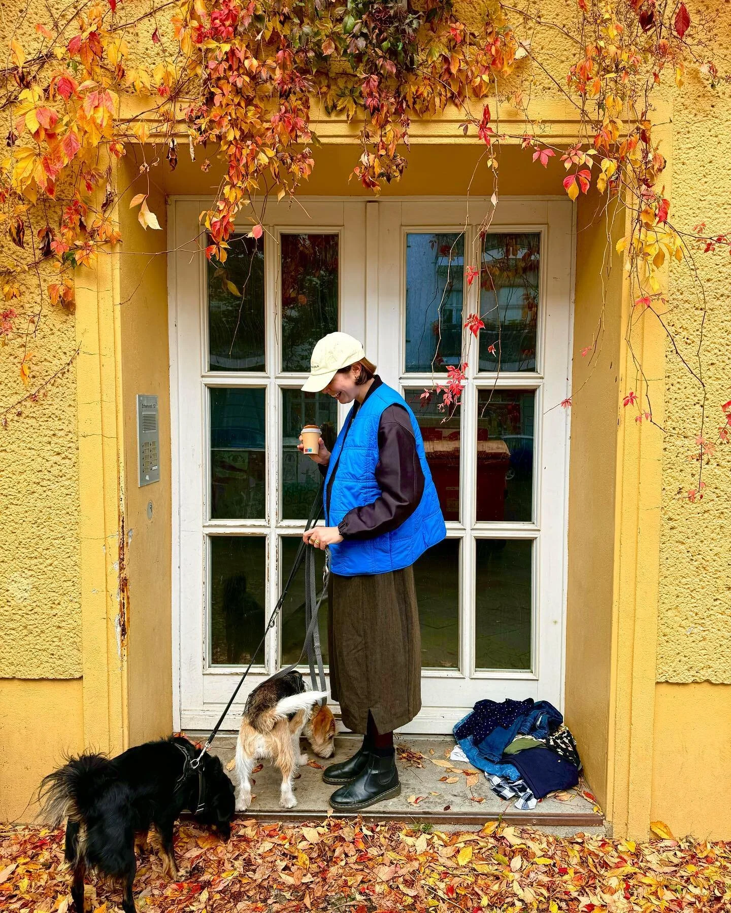 coffee, dogs and a slight hangover 🤝🏻

*pr sample/ unpaid Anzeige

#fashion #style #love #instagood #like #photography #beautiful #photooftheday #follow #germanfashion #picoftheday #berlinstyle #berlin #art #beauty #instadaily #me #likeforlikes #sm