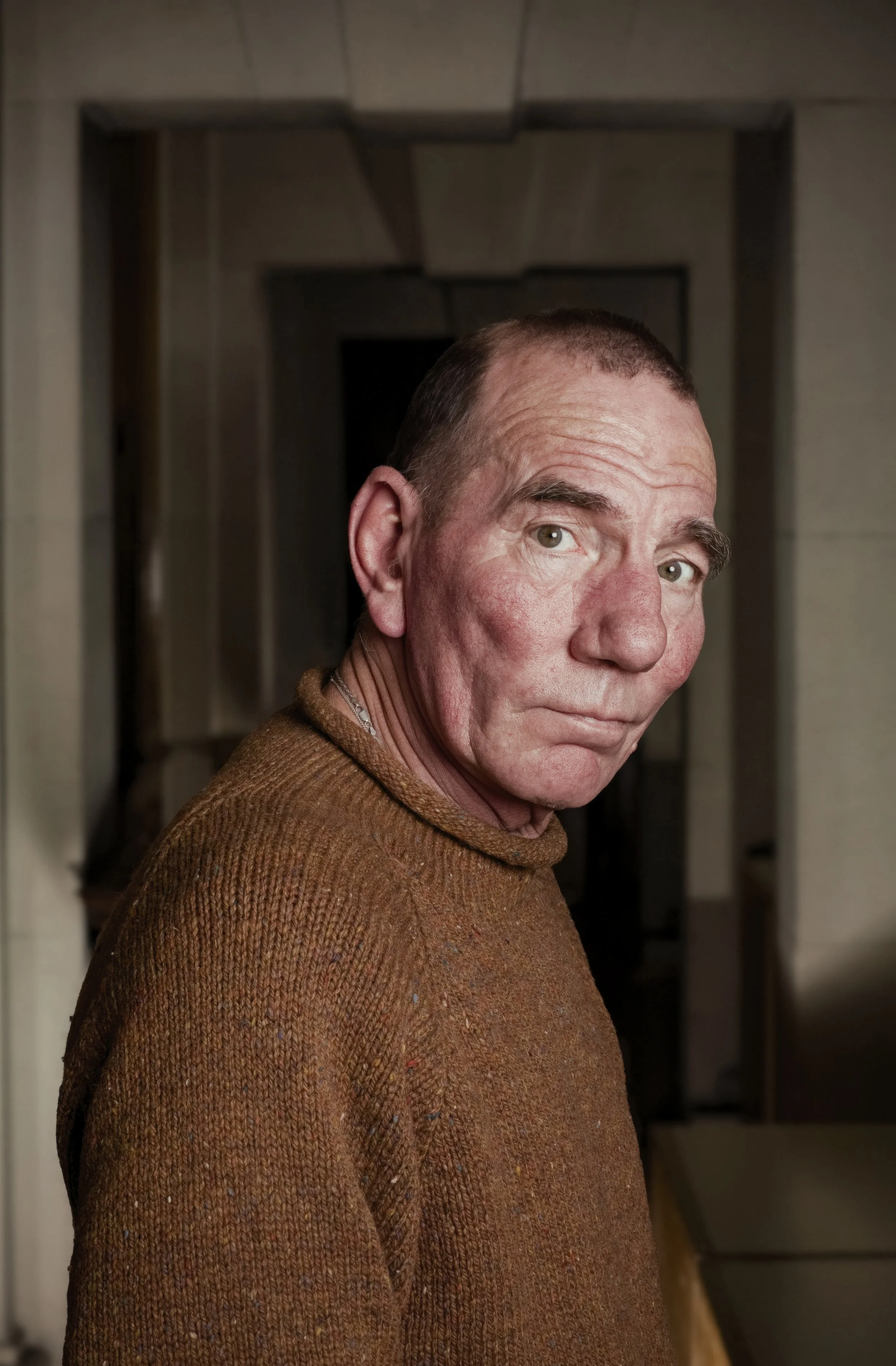 Pete Postlethwaite.