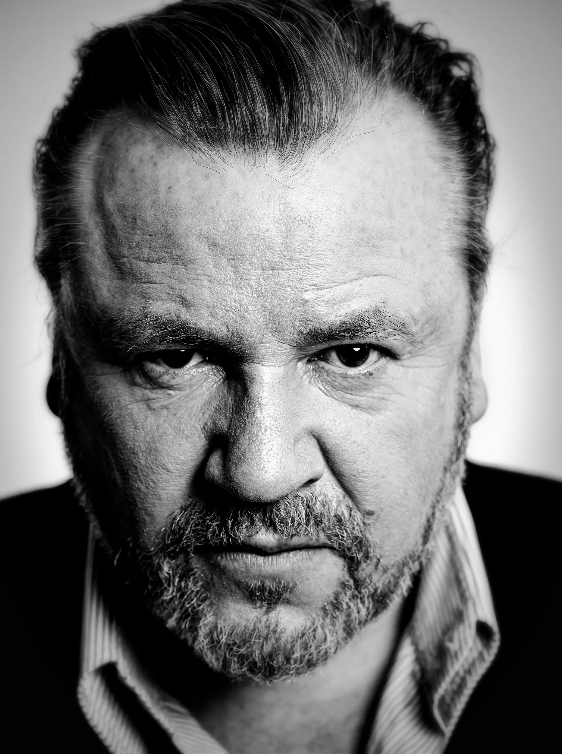 Ray Winstone.