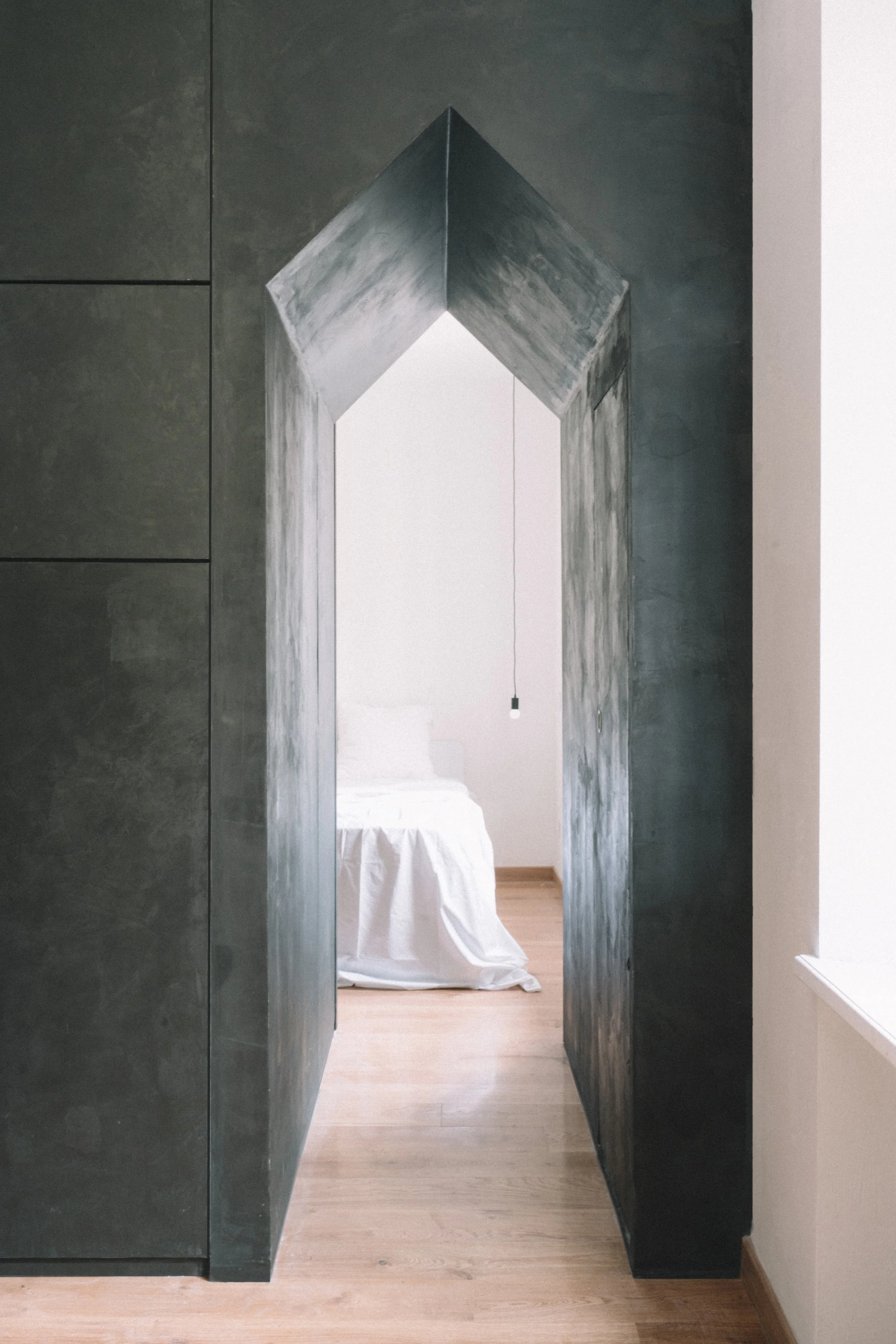 01_passage towards bedroom, open_AACM.jpg