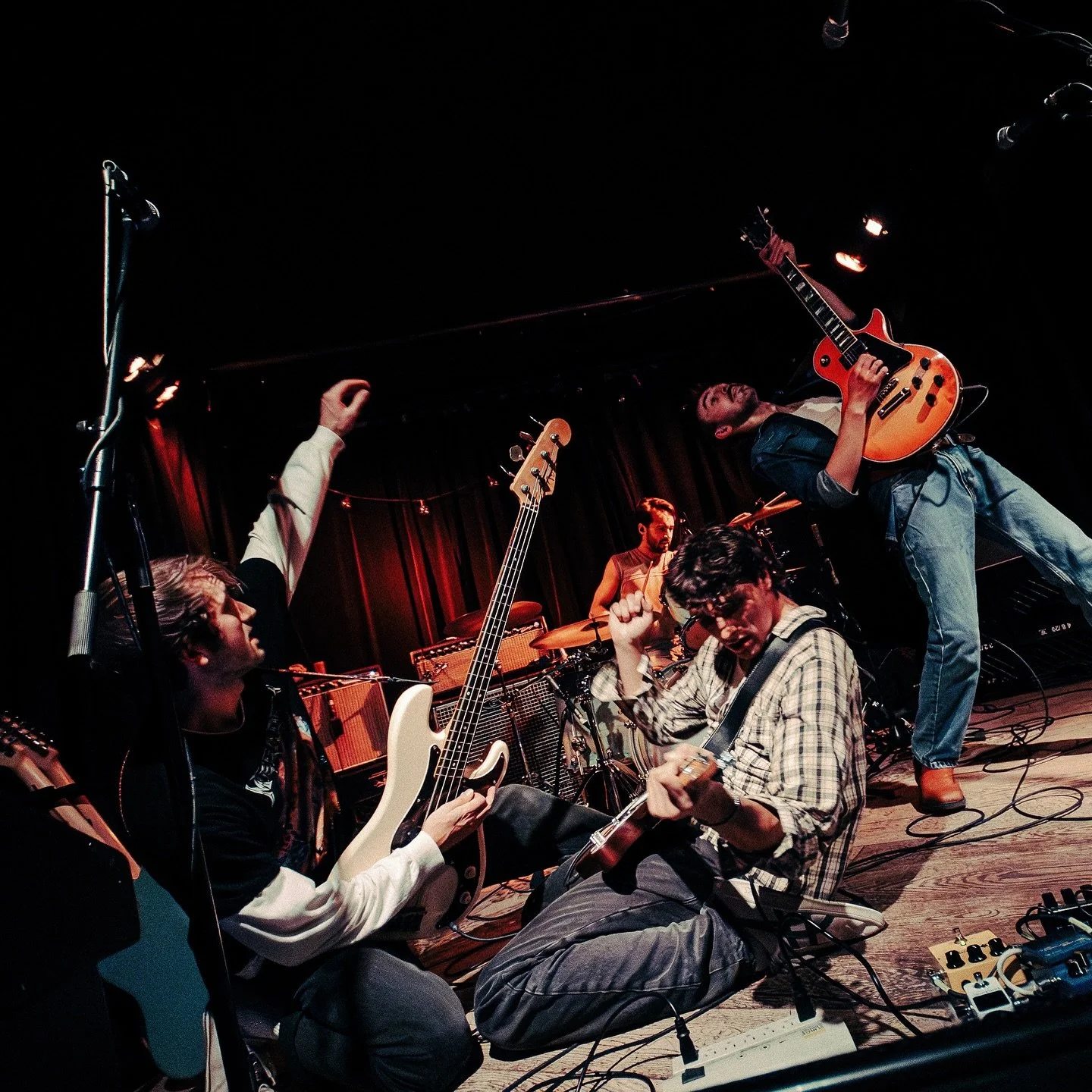 Toronto.

Next up, Oshawa Friday with @blackpaintofficial at @atria1980 

📸: @a.rees_foto