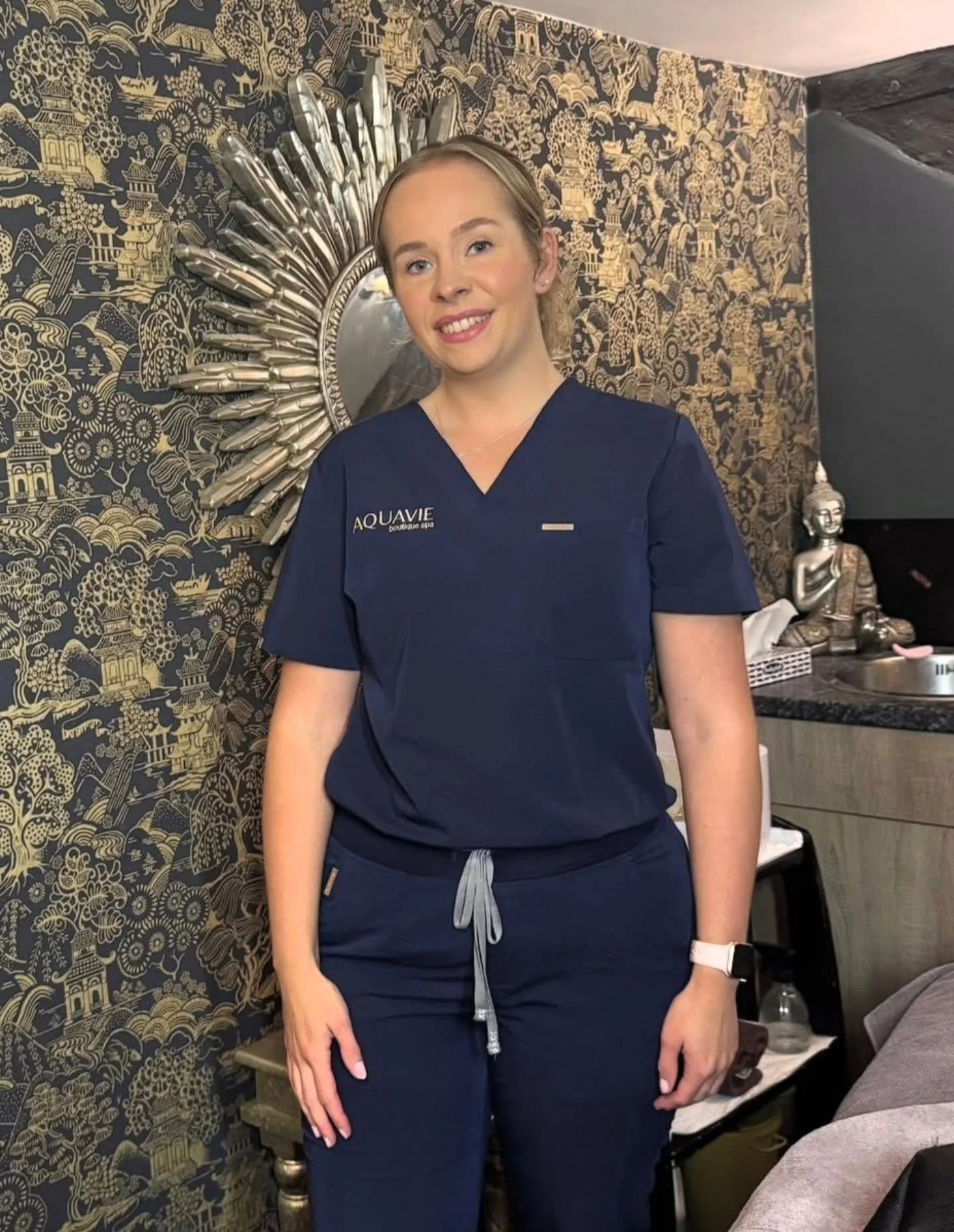 Lil Jan &amp; Feb photo dump ✨️

Helllooooo March 👋

1) Wax Queen 👑
2) Dodgy neuron guy 🧠🐾
3) The Spa Legend @thedelforgegroup 
4) Back in stock 🔮
5) 2 lil valentines love bugs 
6) Celebrating you 🧡
7) Viking country 🇳🇴
8) Pa and moi 🫶
9) St