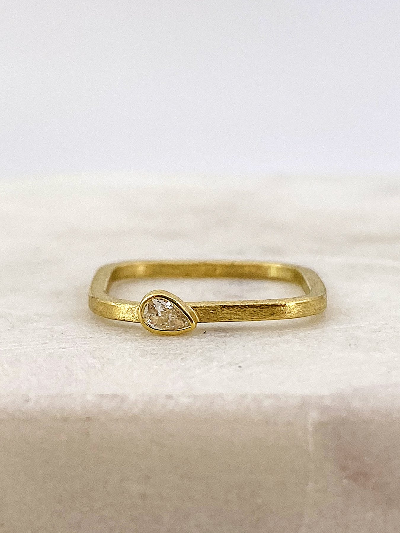 Pear Diamond on Gold Square Band 1.jpg