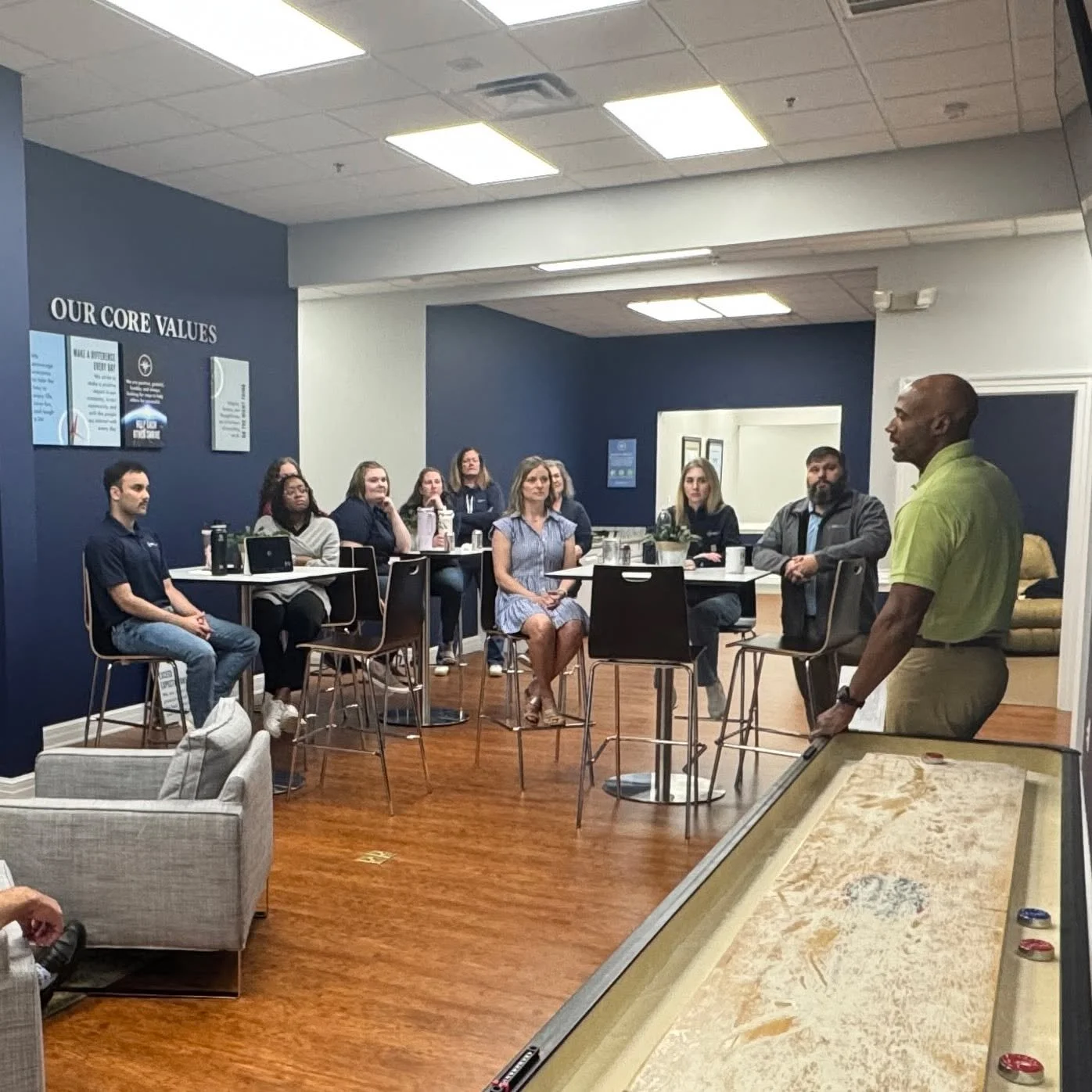 Sharing information across teams helps to strengthen cohesion. Our all-hands meetings are always a good way to discuss what's going on in the company and listen to what other's have to say. 

#rpigroupinc #employee #dedicatedworkforce #highlyskilled 