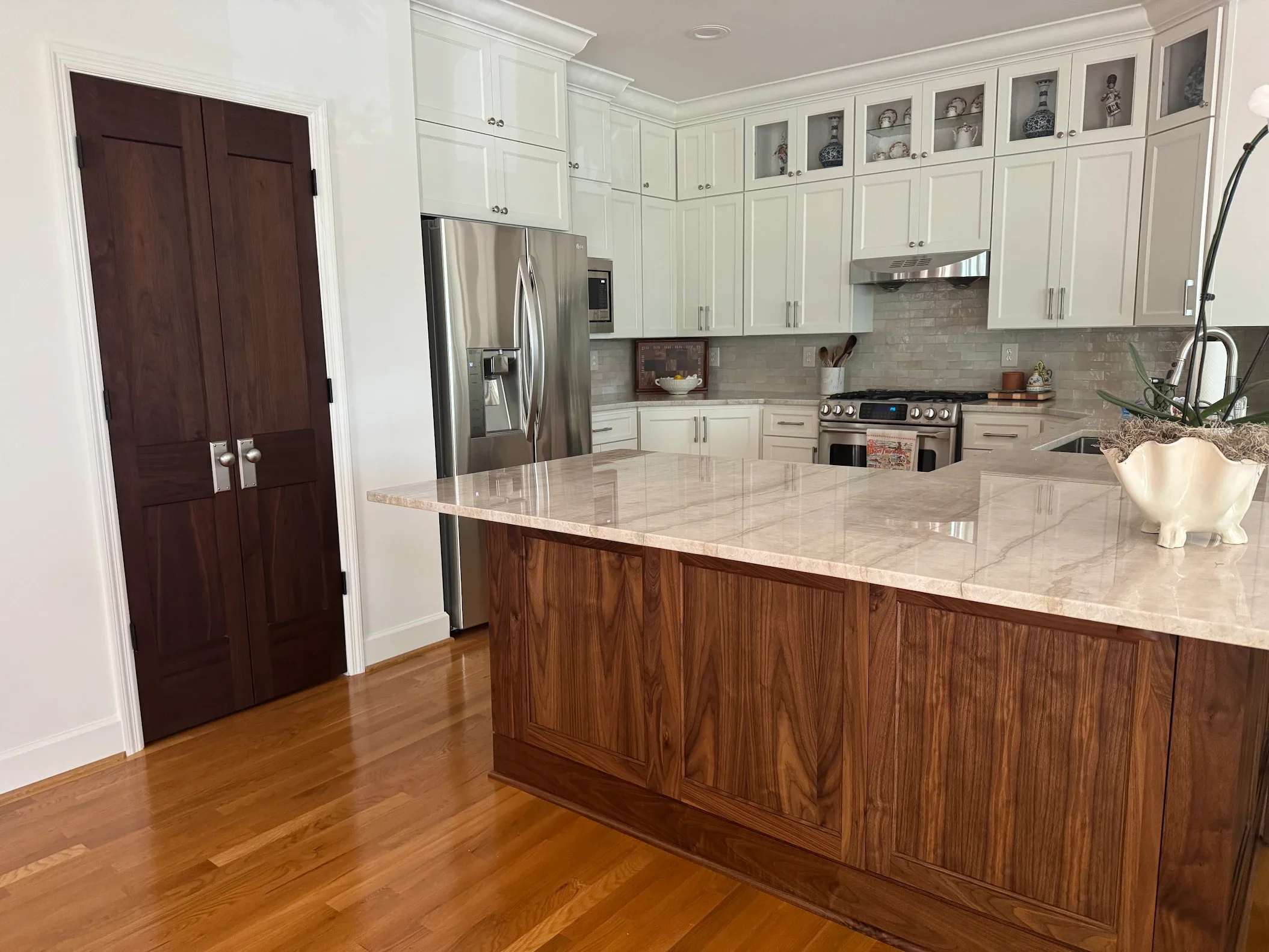 Oliver Peruvian walnut door.webp
