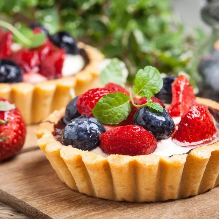 RAW NO-BAKE FRUIT TARTS
