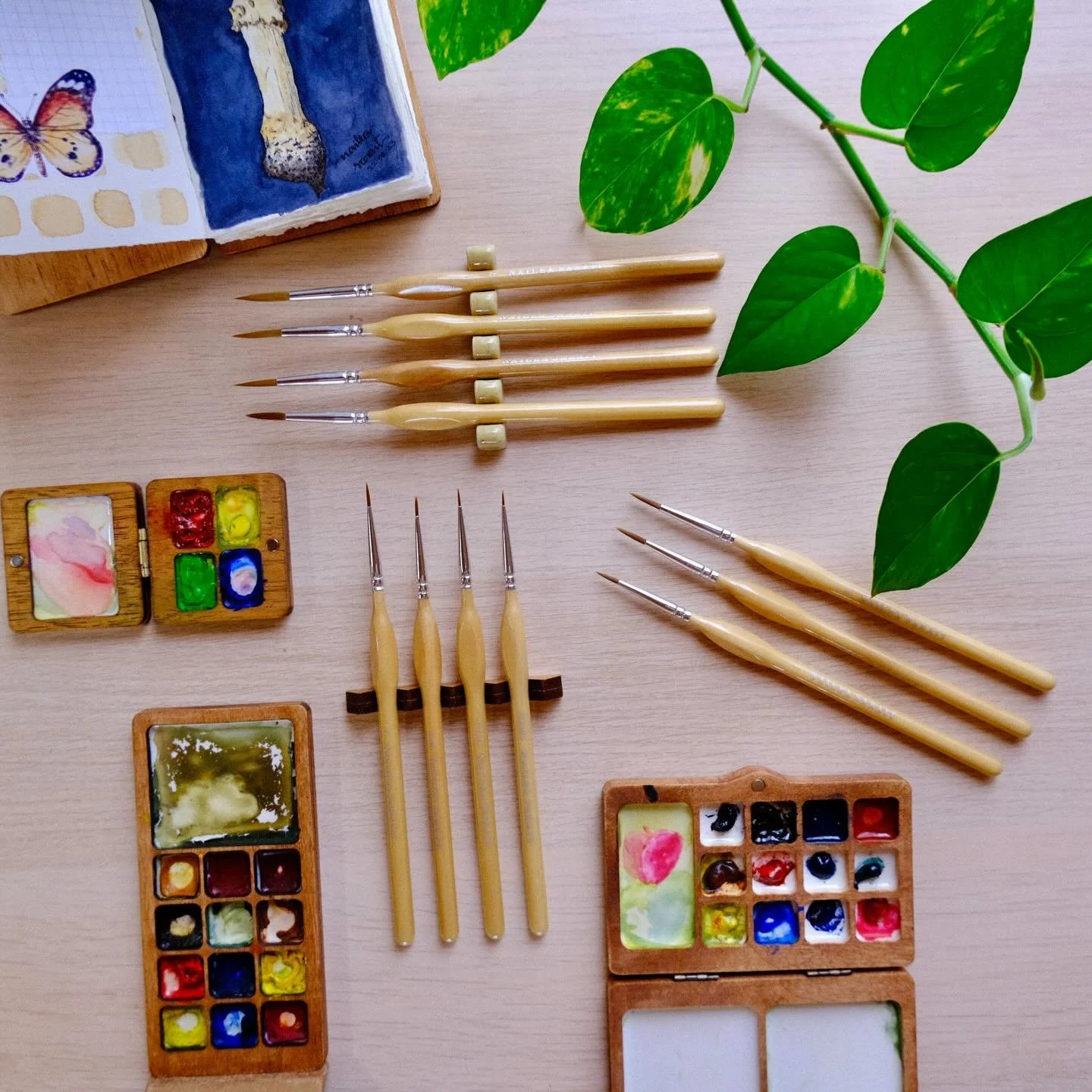 After two long weeks working non-stop for the holiday markets, I finally had a moment to update my online shop. A few of my bestsellers are available again&hellip; including my handmade watercolor palettes, restocked with lots of love.
You&rsquo;ll a