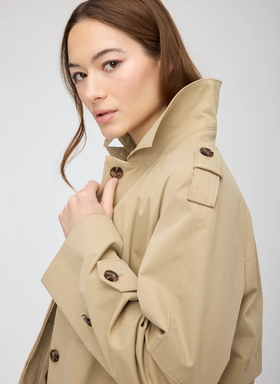 KW010076AvenueCroppedTrench-DesertTan_082.jpg