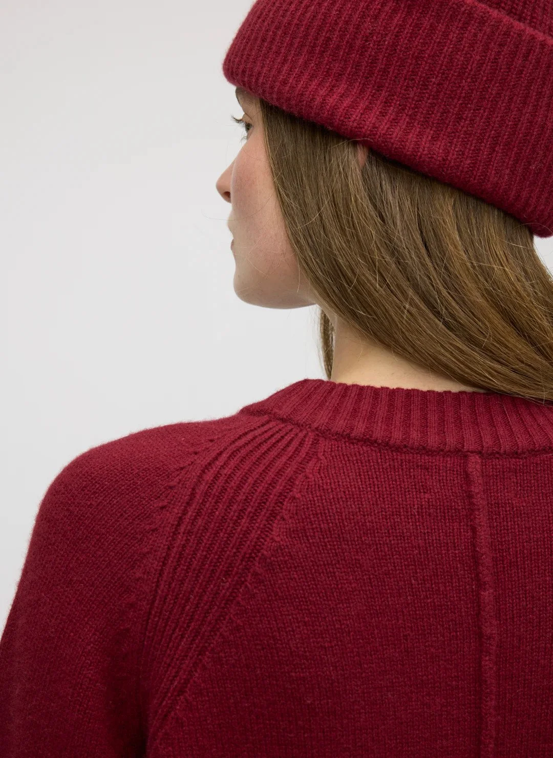 KWM10291Willacrewsweaterdarkcherry_080.jpg