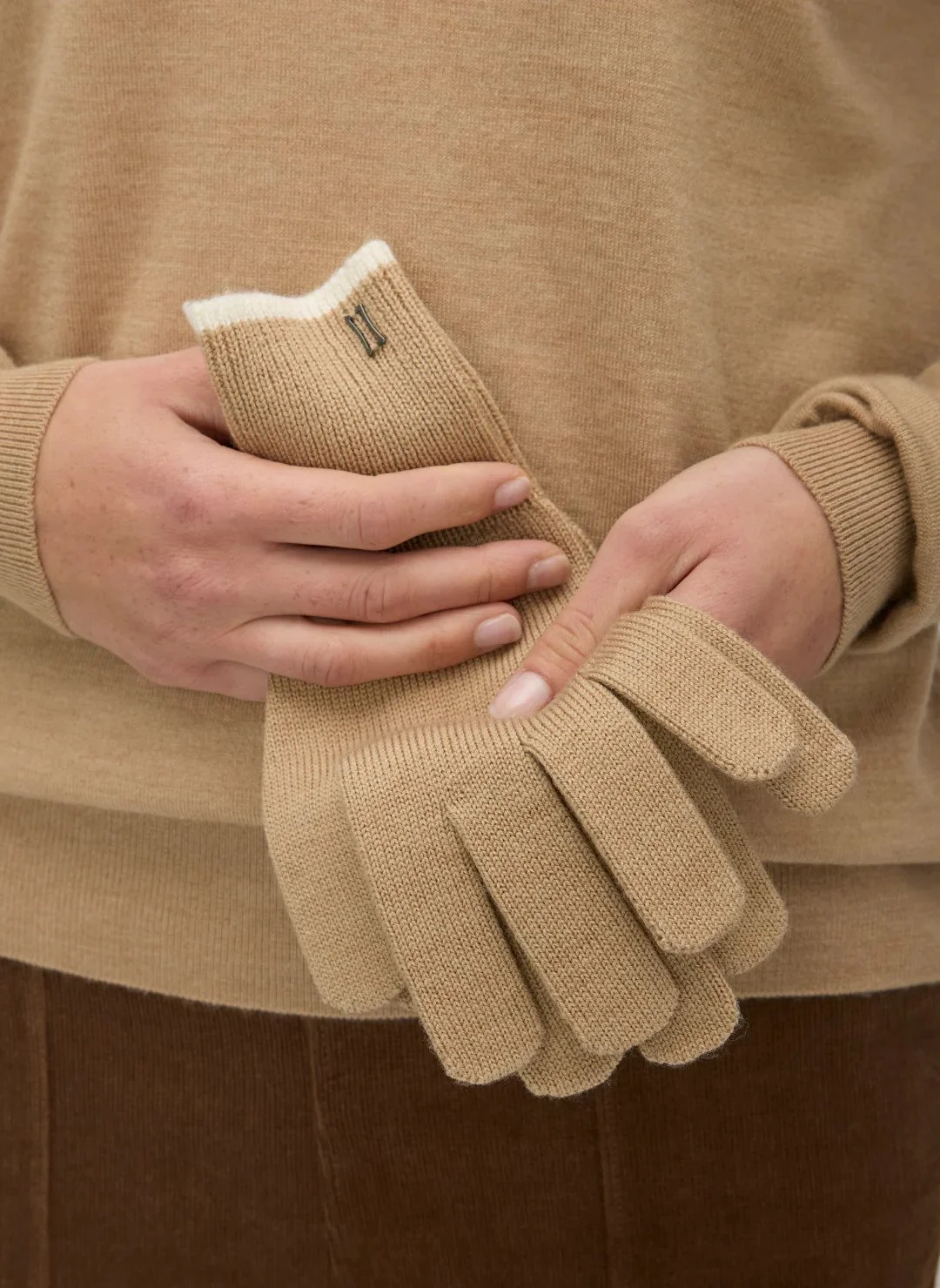 KWW10067TransitionKnitGlovesCamel_009.jpg