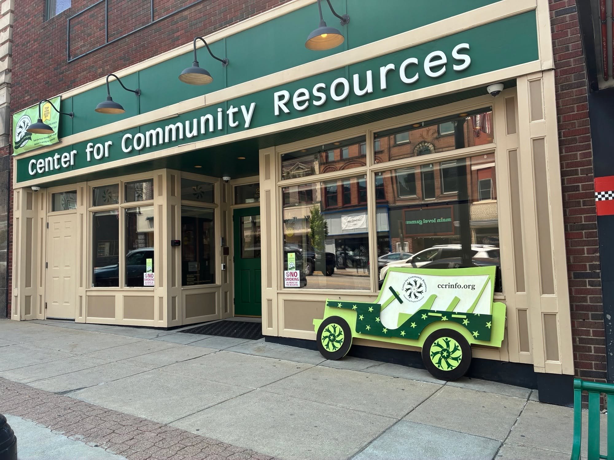 Make sure to check out CCR's new jeep on display outside of our Butler office, making its debut just in time for this week's Jeep Fest!

#ConnectingPeopleToServices #BantamJeepFestival #Bantam2025 #BantamJeepHeritageFestival #JeepLife