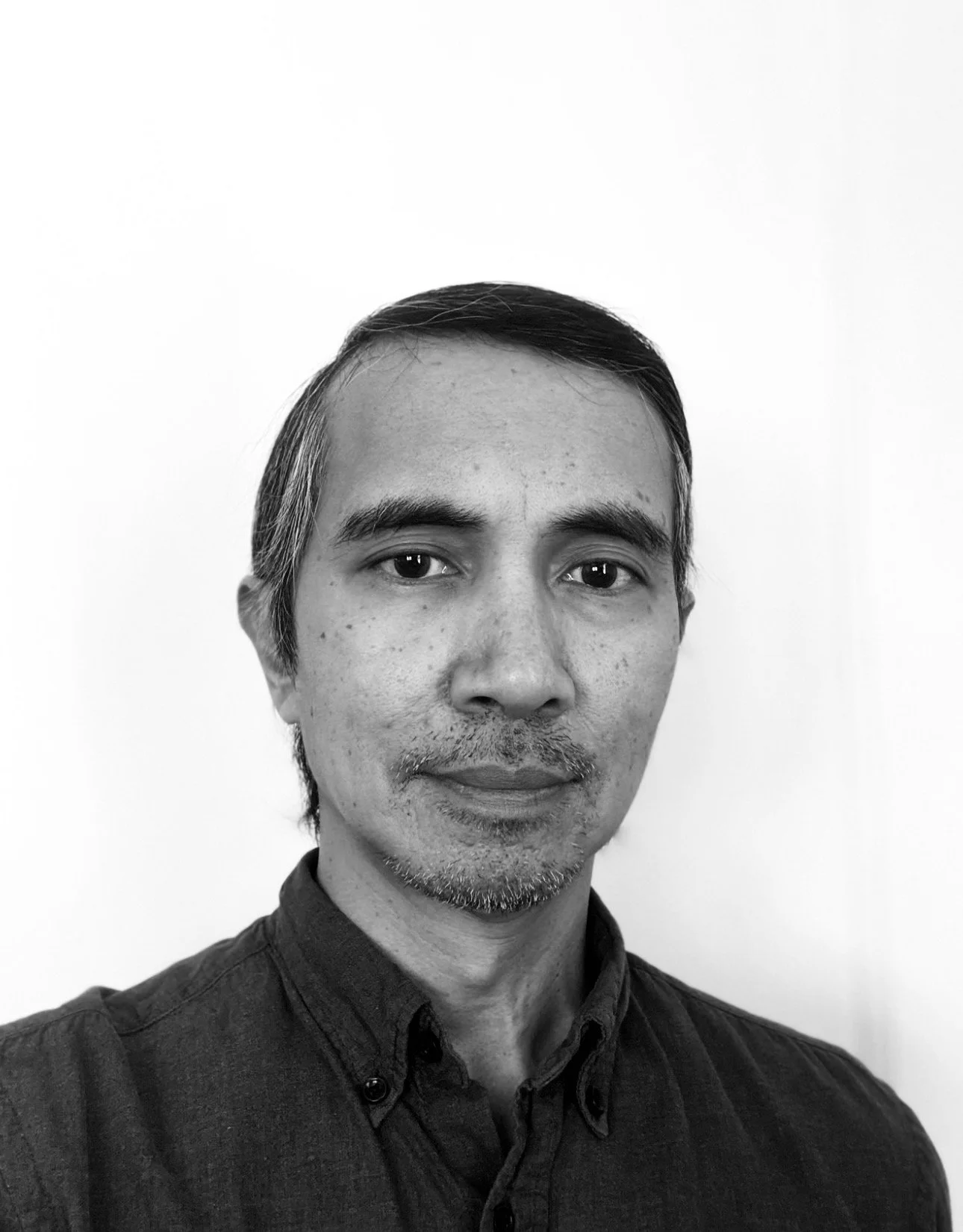 Headshot_B+W - Regin Igloria.jpg