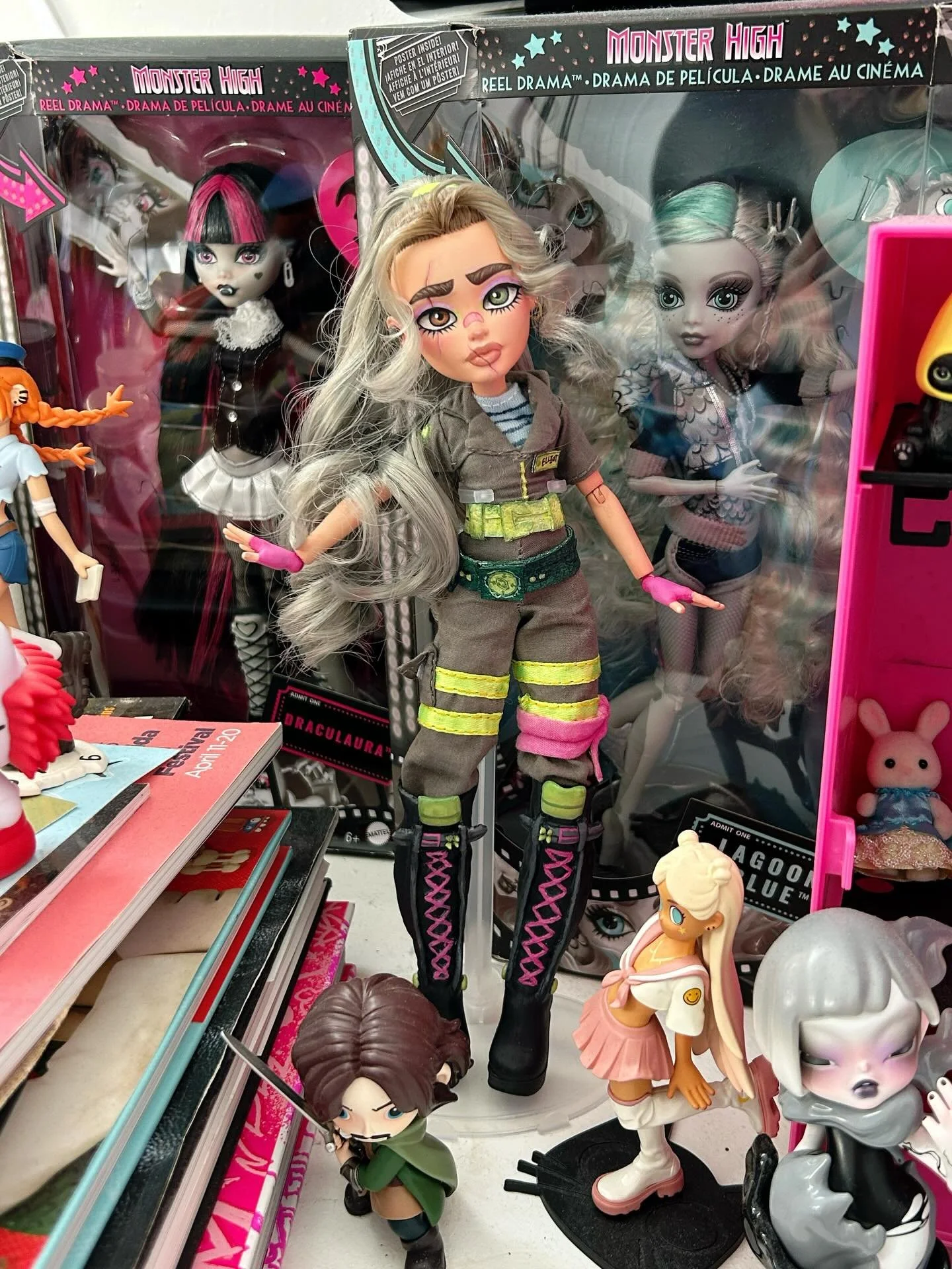 happy two years of &lsquo;catch and exterminate!&rsquo; it&rsquo;s now public on youtube, and even more importantly .. because of @dollsof_amber, elliot is real! 🪲💜

i consider myself a doll collector first and an animator second, everything i love