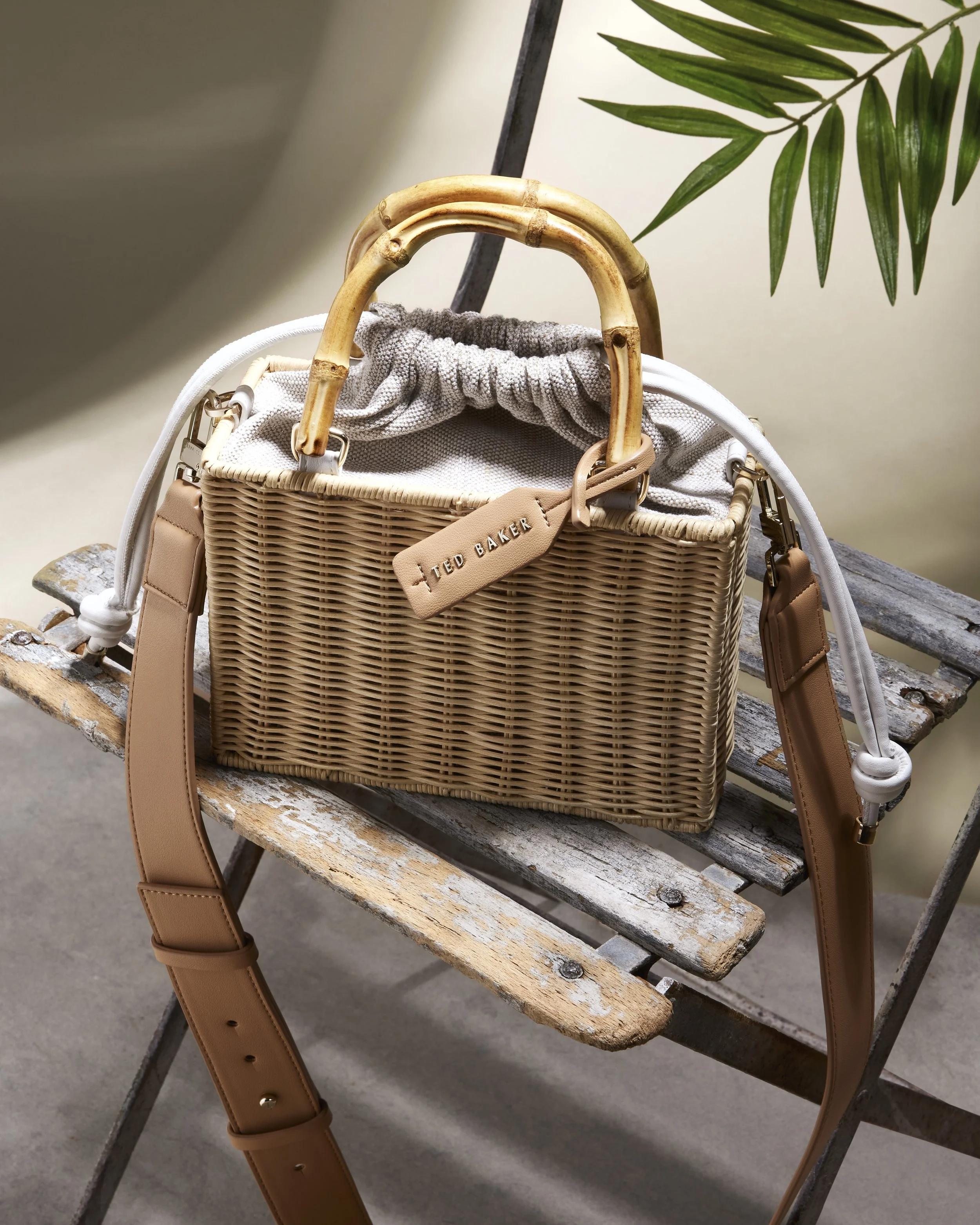 SS22 HOLIDAY SHOP WK093322.jpg