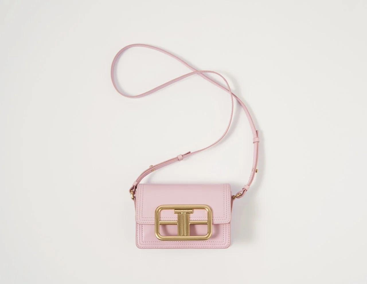 Q4 NEWNESS STILL LIFE_8_1 Large.jpeg