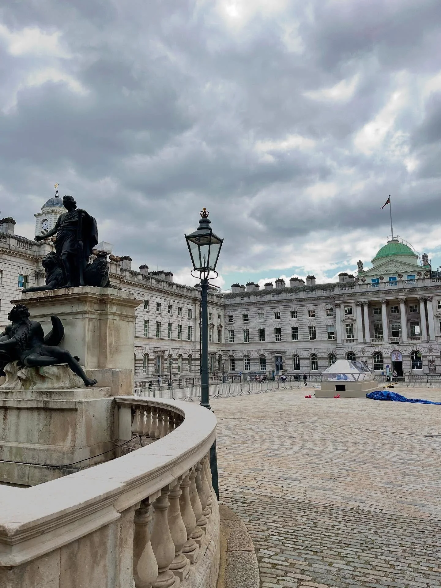 Tired and happy from a very glamorous briefing day with the team at London agency @nous.partners. I&rsquo;m very excited to be starting another brand and website project with these lovely people.✨

Their office is at Somerset House, and having done o