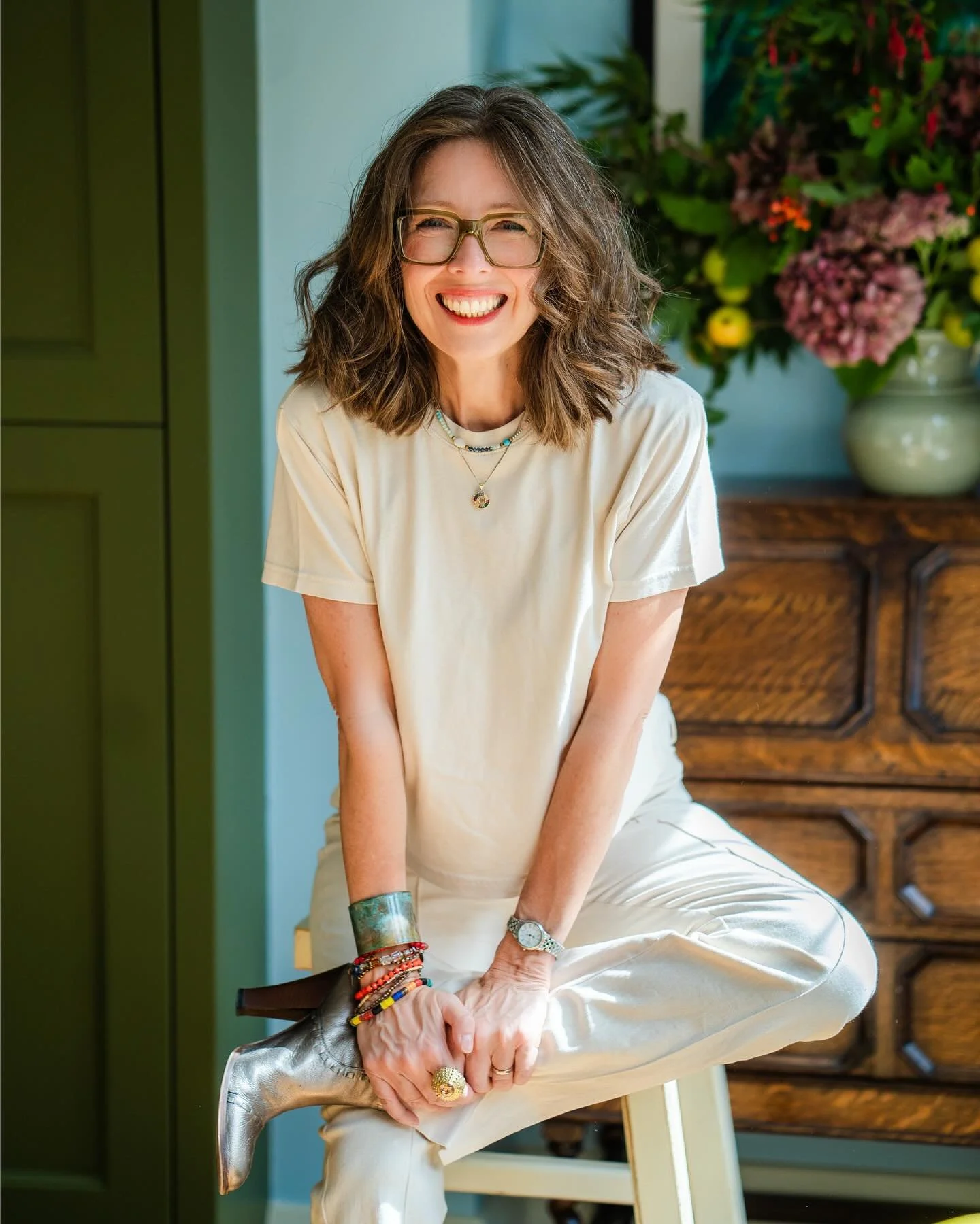 Hello, Insta friend. I&rsquo;m Clare, how about a quick introduction?😊
&nbsp;
I&rsquo;m a brand copywriter and I work with creative people and brands who want to express their ideas in a meaningful, distinctive way. My clients include architects, ga