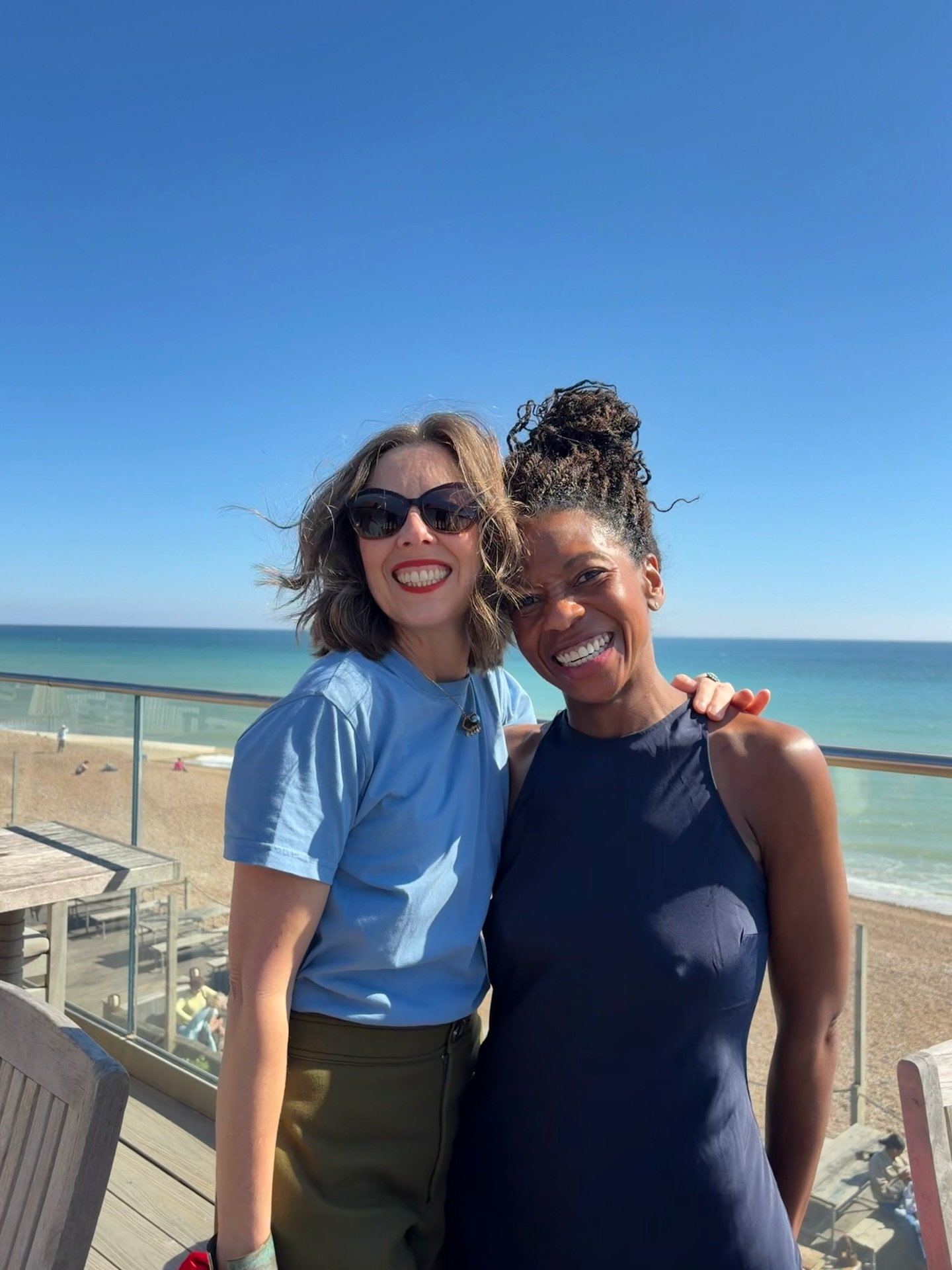 Rejuvenated after an awesome day filled with inspiration, hope, sunshine and the magic of real human connection. ✨

No one does it like @lianafricker 🧡

Gorgeous to chat with&hellip;

@ksb_styling @mlcreative_ @eddie.judd.branding @iamvickiknights @