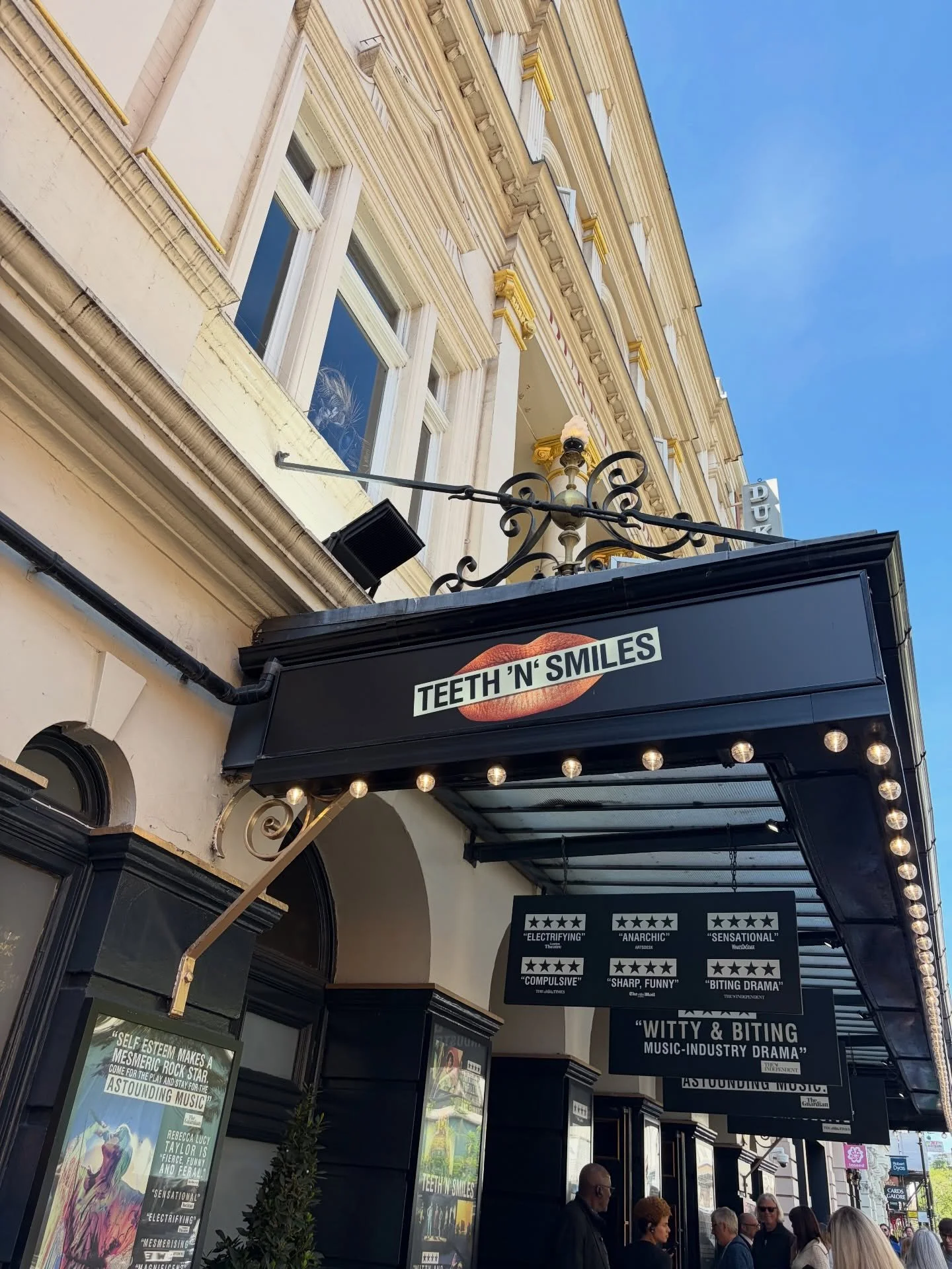 I saw Rebecca Lucy Taylor perform as @selfesteemselfesteem at Glastonbury last year (on TV, no wellies required) so I jumped at the chance to see her in @teethnsmilesplay , a class-clash, rock &lsquo;n&rsquo; roll unravelling set at Jesus College, Ca