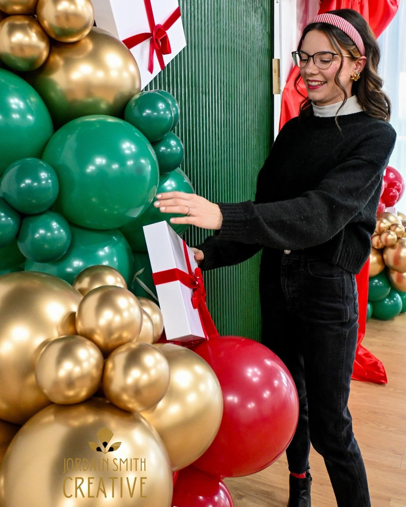 🎁 Two of my favorite elves doing what they do best &mdash; making your holiday gatherings magical ✨🎄