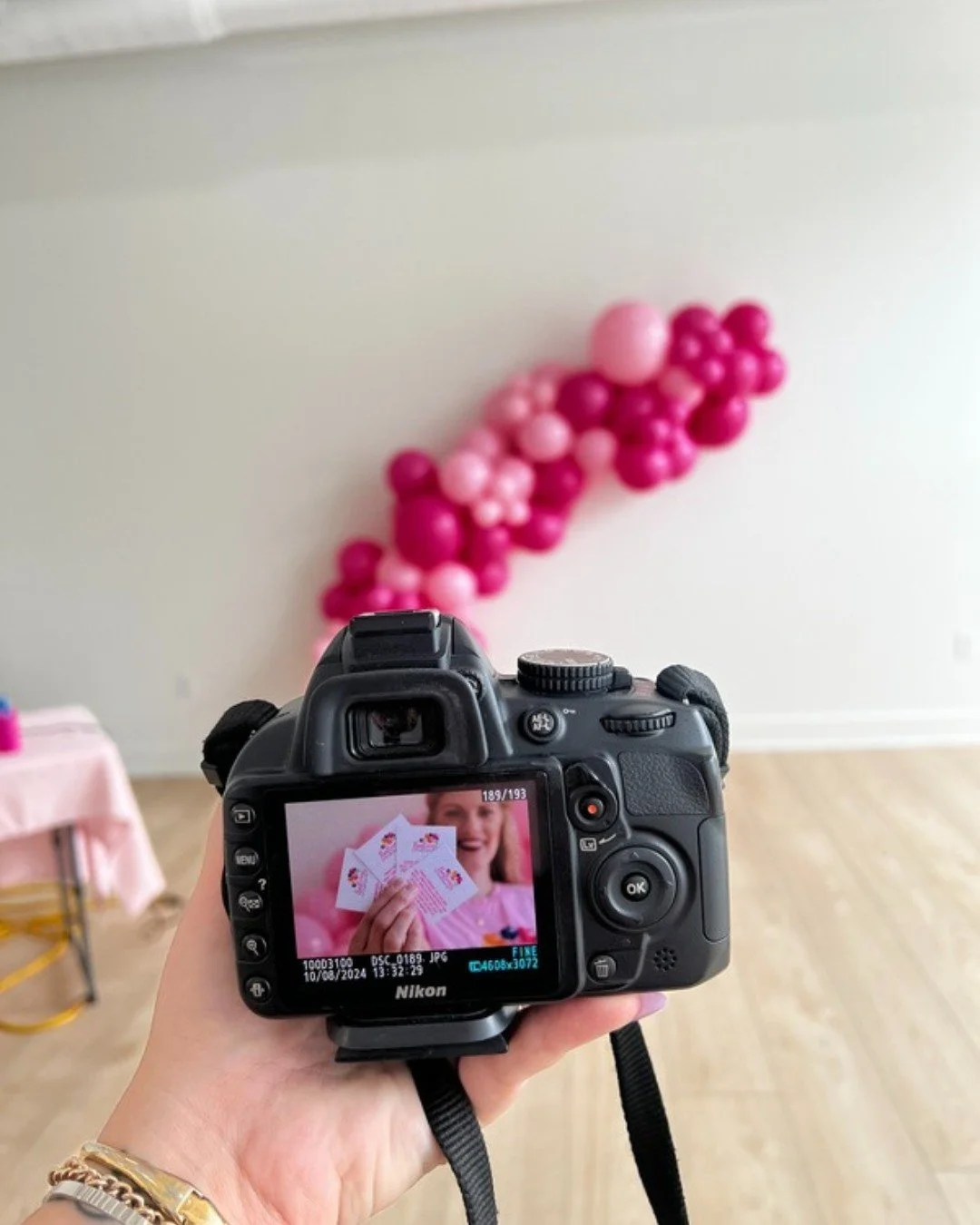 Most of the work happens behind the scenes.

Planning shots. Directing moments. Thinking about how these images will actually be used.

Strategy first. Always.

#BehindTheScenes #ContentCreation #MarketingStrategy #CreativeProcess #BusinessOwnerLife