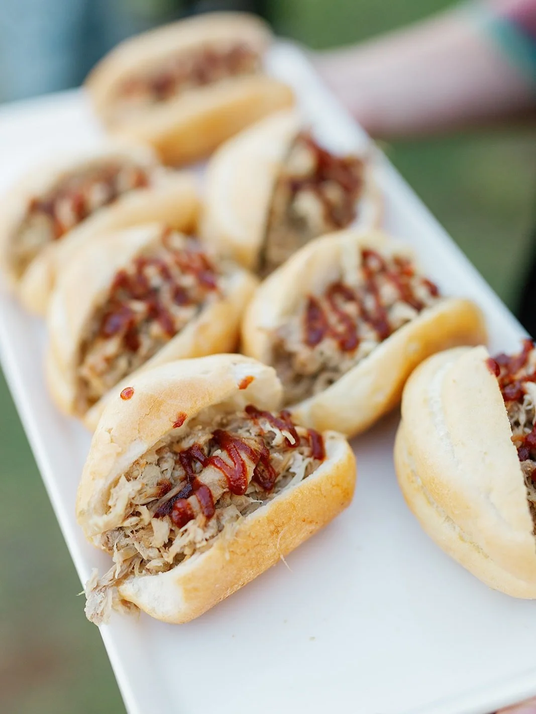 ✨🍴 Foodie Friday! 🍴✨

Taryn &amp; Daniel&rsquo;s reception was filled with the kind of food that makes you feel right at home &mdash; Hawaiʻi comfort food at its best. 

From hearty local-style dishes to flavors that bring everyone together, their 