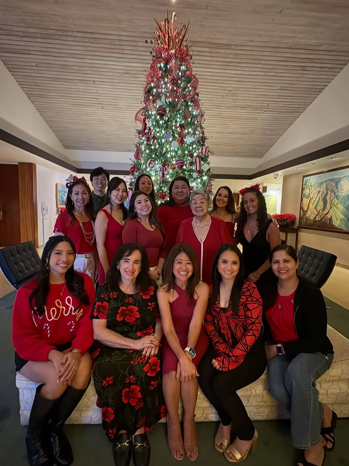Celebrating the season with our amazing neu events crew! ✨🎉 Wishing you happy holidays from all of us at neu events!

#weddingplanner #eventplanner #happyholidays #hawaii #holidayparty 

neu events, Wedding Planner, Hawaii Wedding Planner, Hawaii We