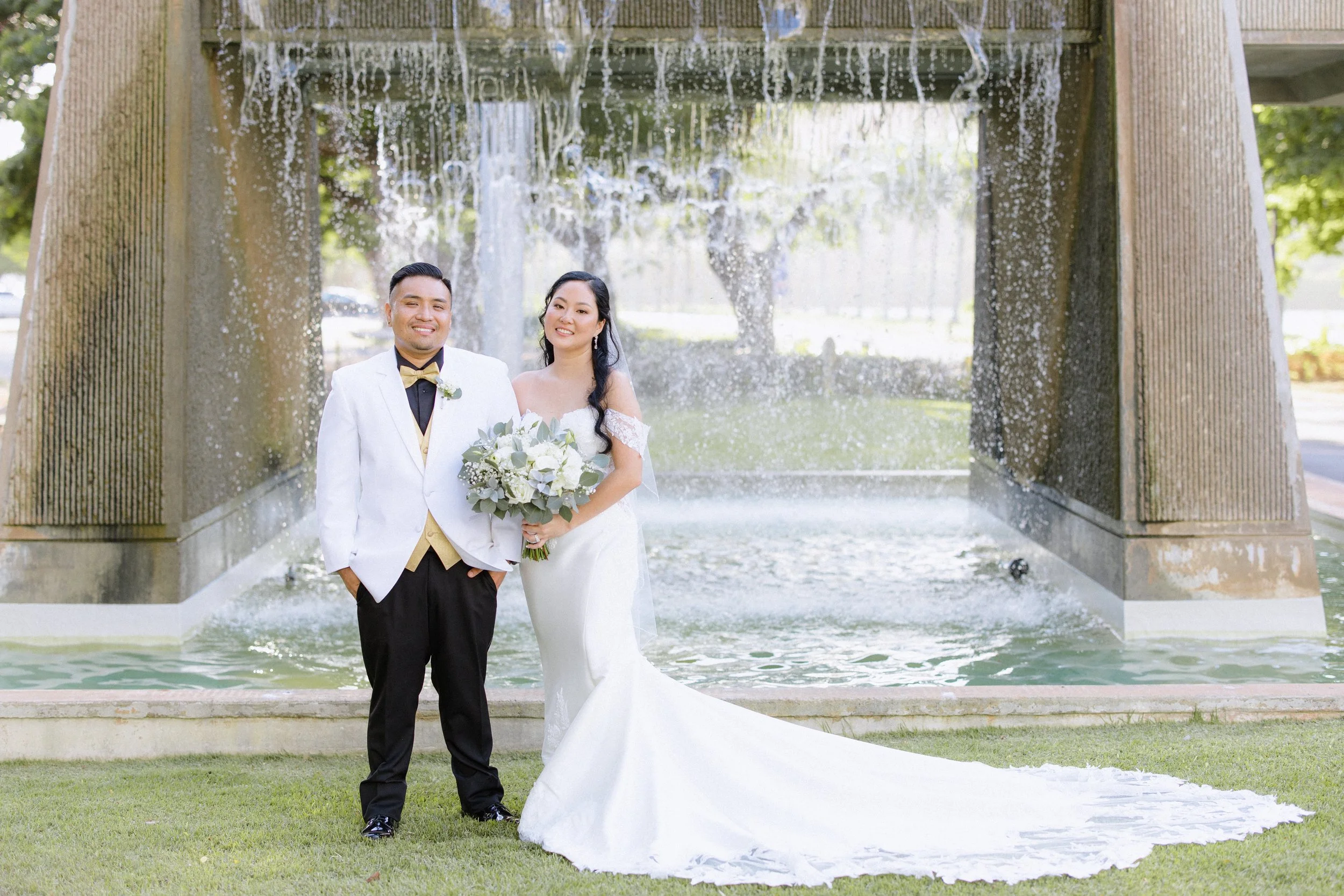 GOLD ACCENTS HIGHLIGHTED THIS BRIGHT, CHEERFUL DAY