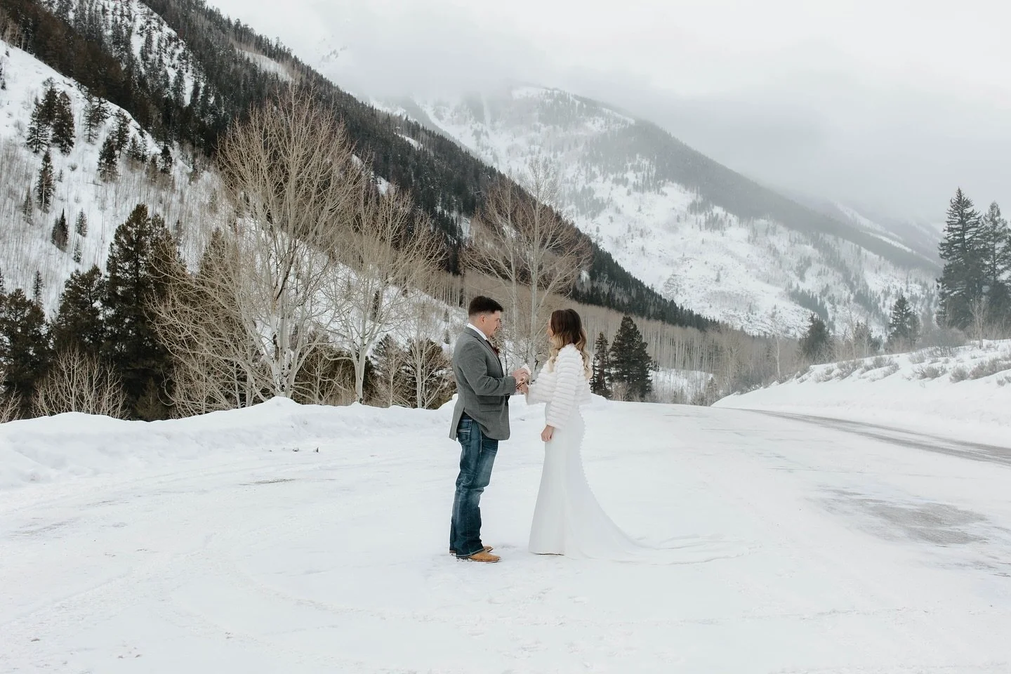 nothing will ever beat this right here. Two people, the mountains and pledging to do life together forever !!!

#arkansasbride #arkansasweddingphotographer #coloradoweddingphotographer #aspenweddingphotographer #aspenweddingvideographer #arkansaswedd