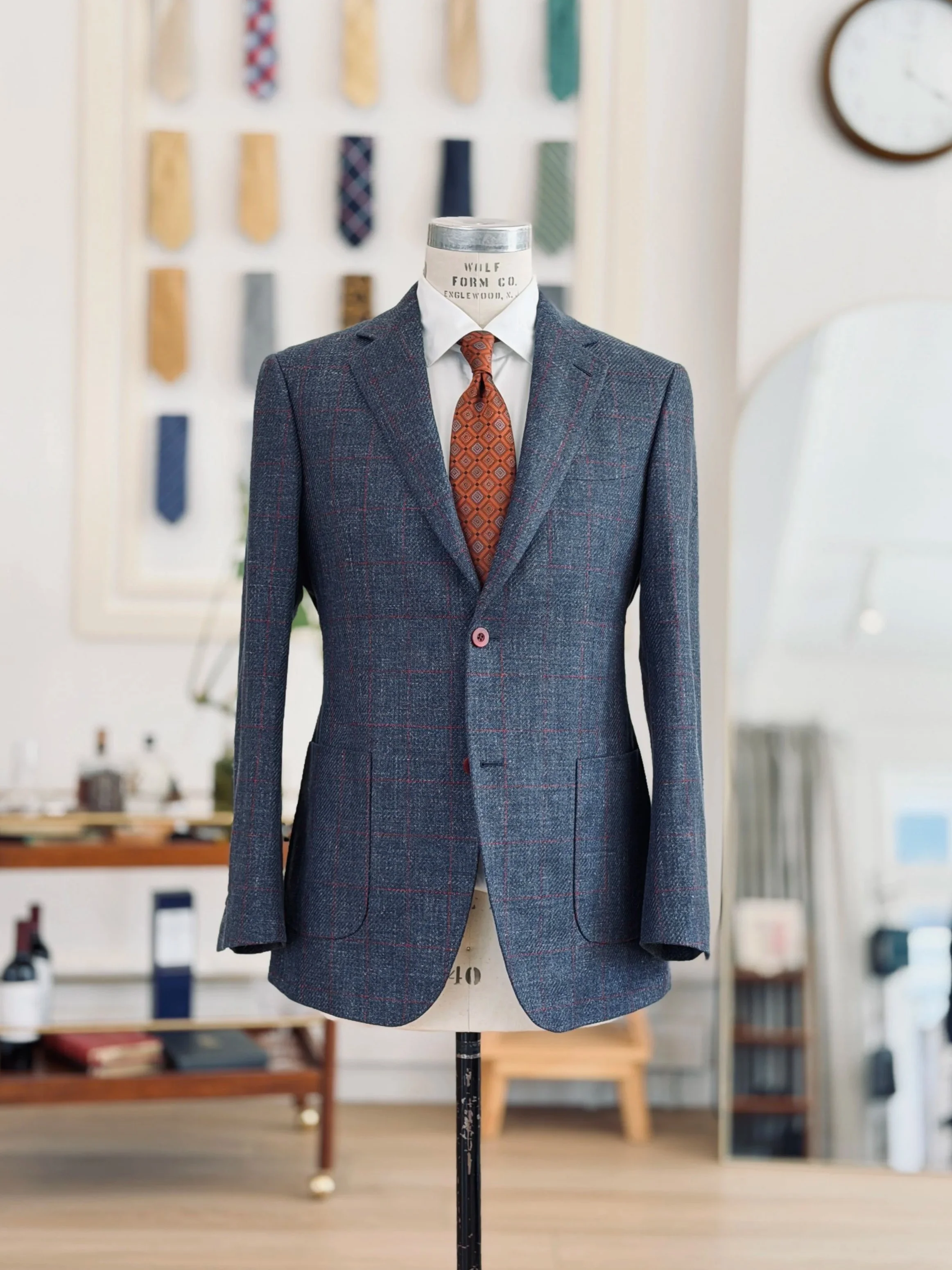 Available - $750 (Original $2,100) / Sport Jacket / 42R / 50% Cotton 50% Linen / Warm