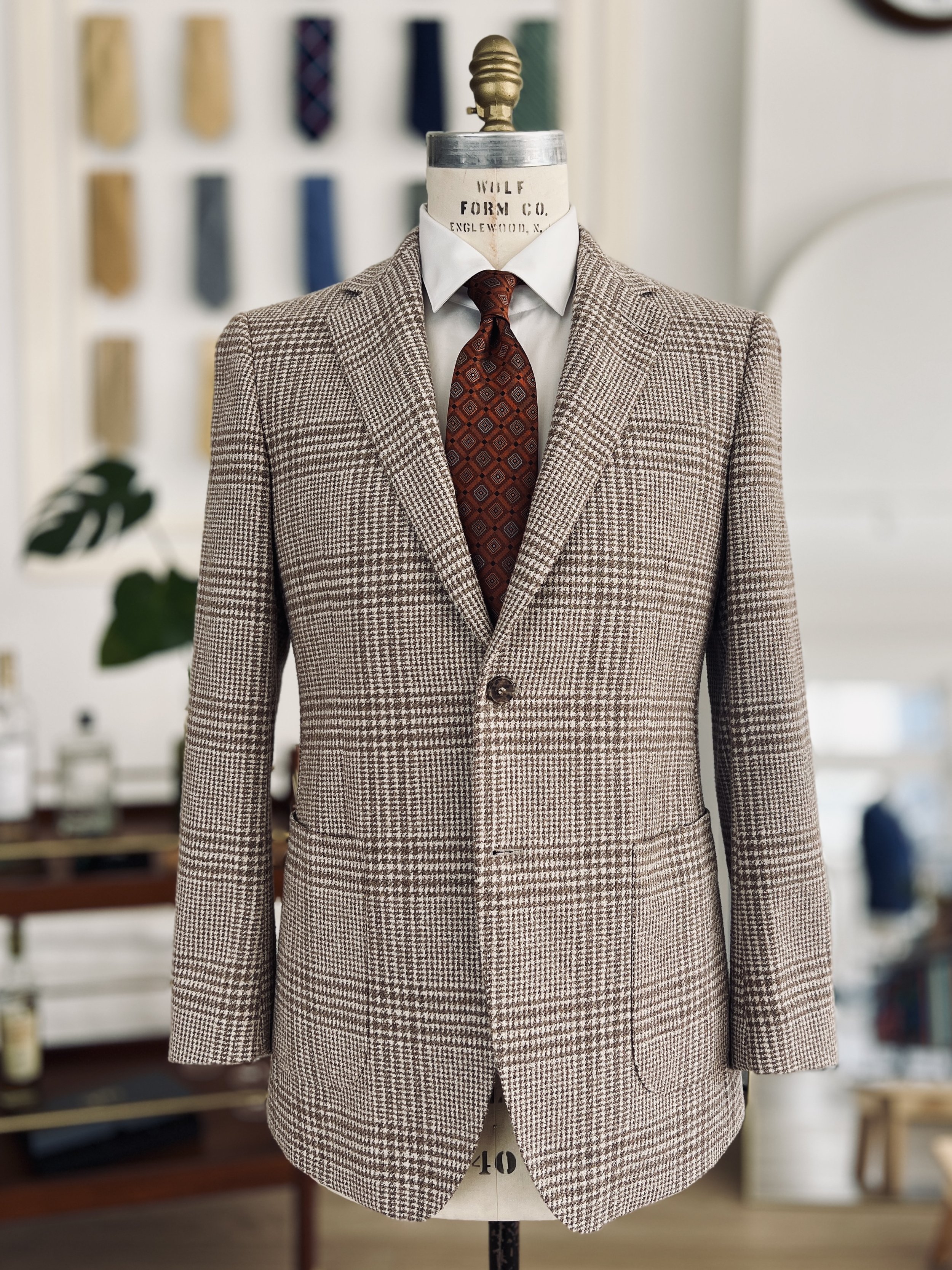 $650 (Original $2100) / 42 R / 57% Cotton 24% wool 19% Polyamide / Medium Weight