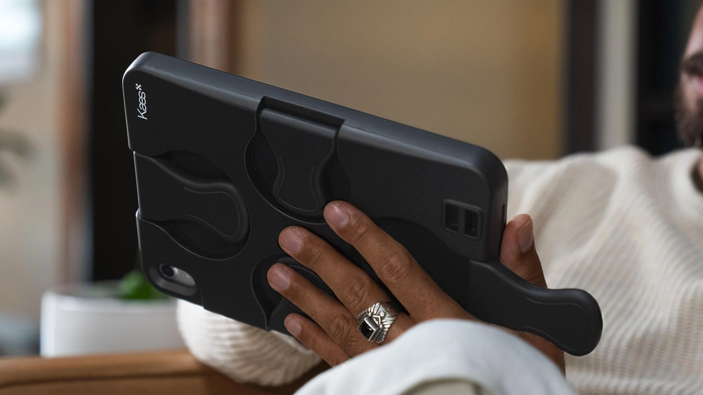 Kaes Photo-09_Edit_LR.webp