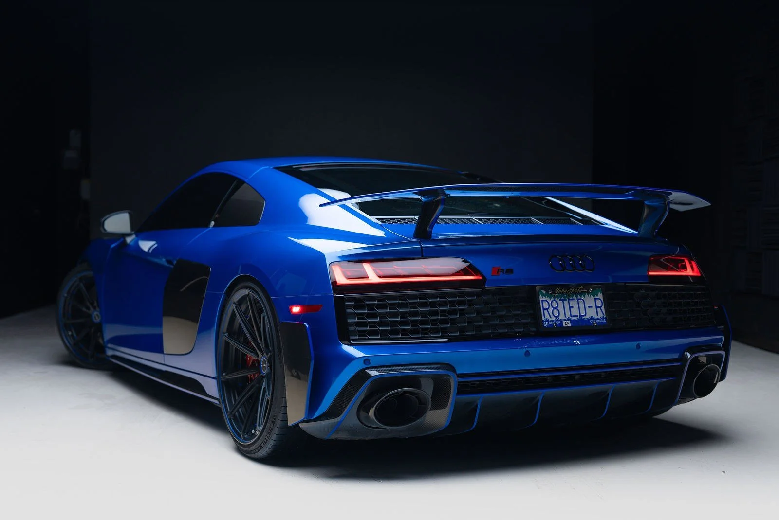 car-audi-r8-blue.jpg